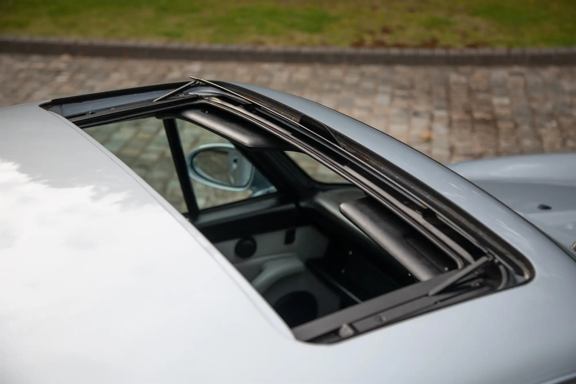 1996 Porsche 993 Carrera 4-Sold