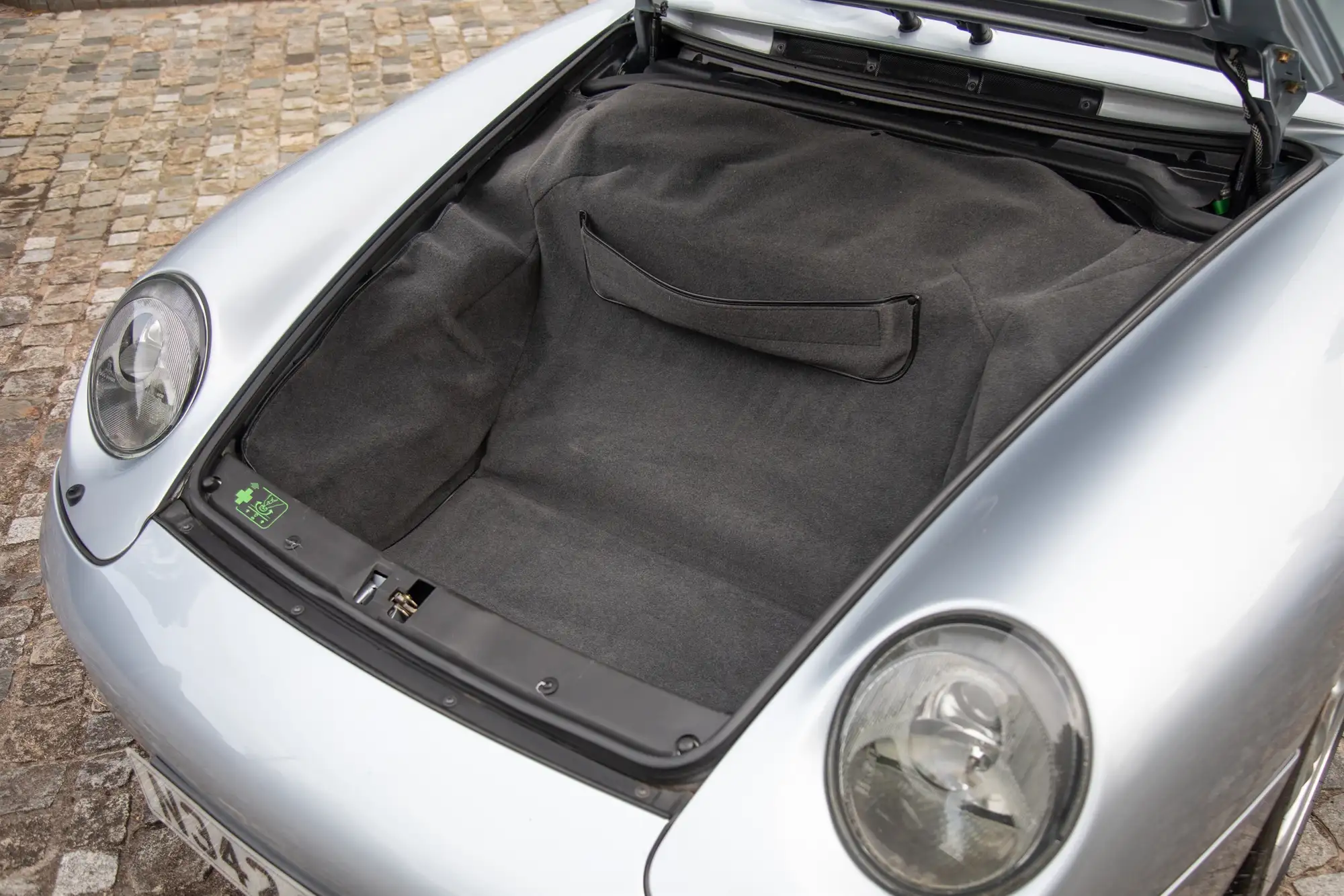 1996 Porsche 993 Carrera 4-Sold