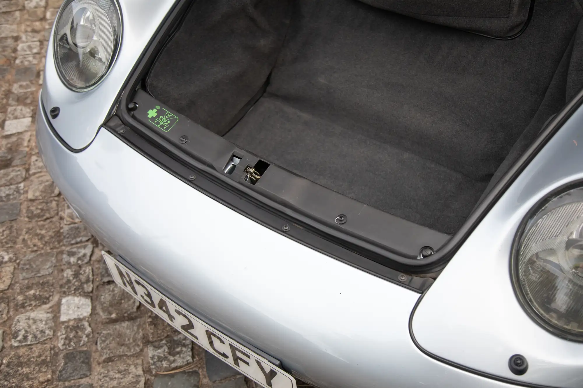 1996 Porsche 993 Carrera 4-Sold