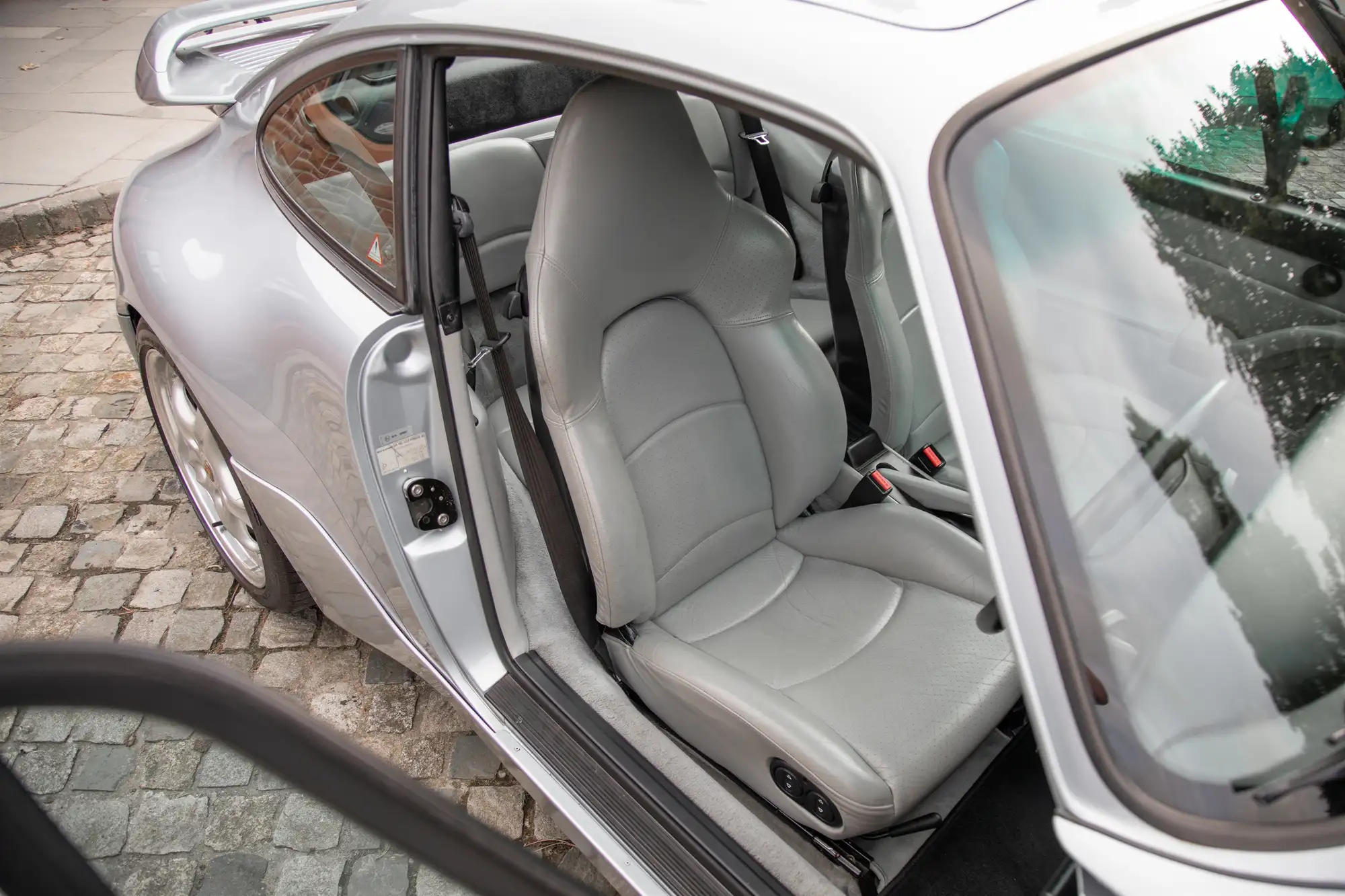 1996 Porsche 993 Carrera 4-Sold