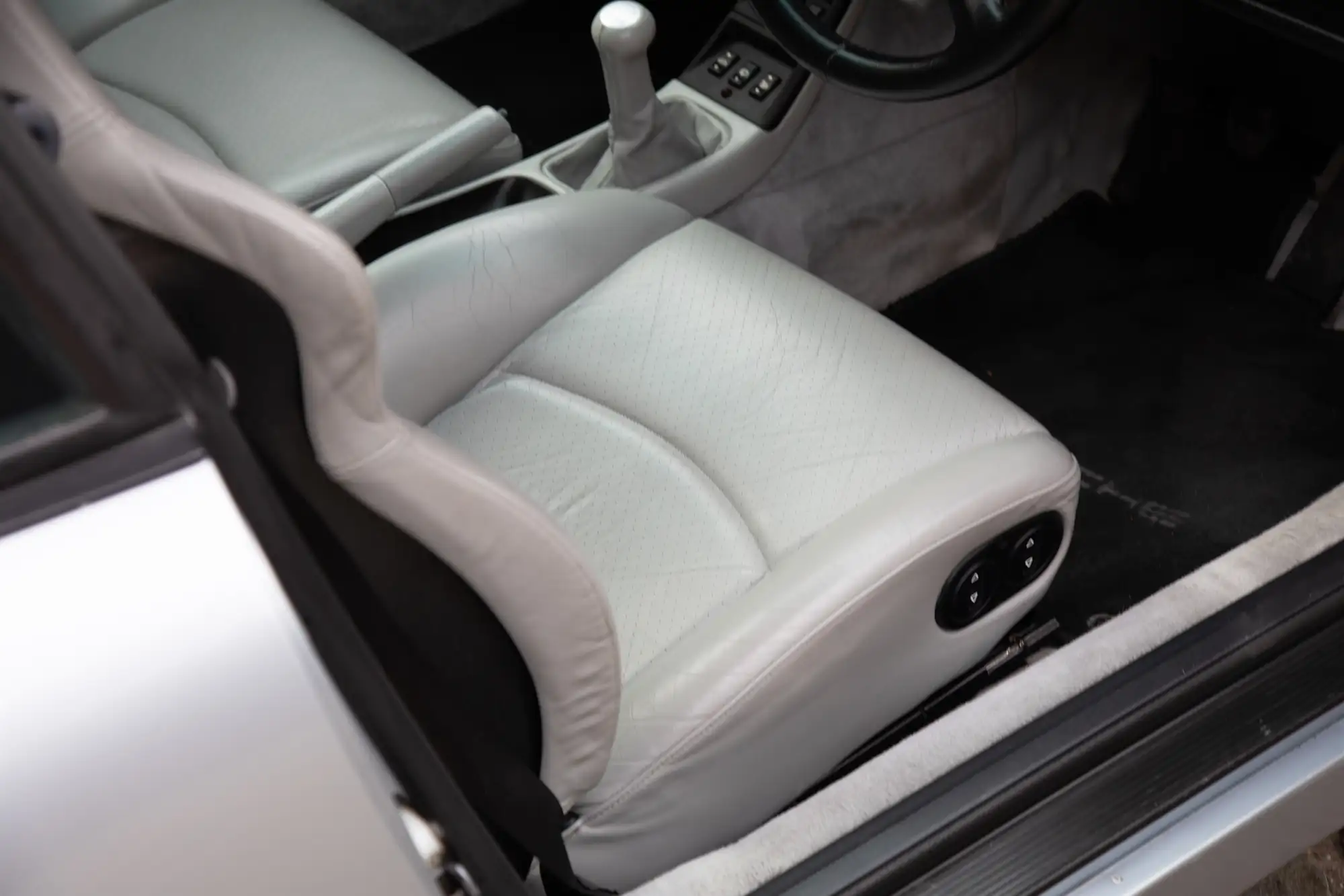 1996 Porsche 993 Carrera 4-Sold
