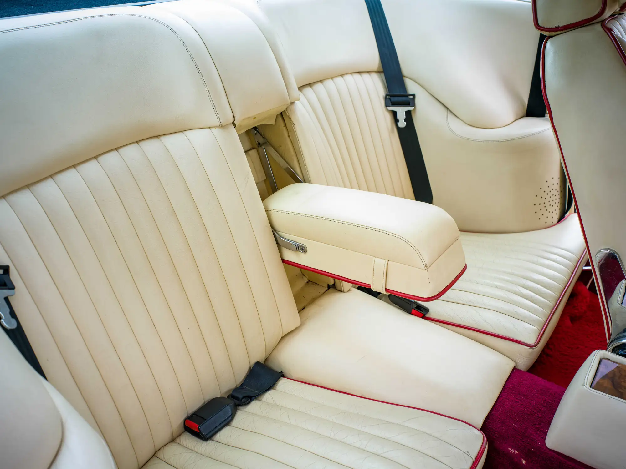 1988 Aston Martin V8 Vantage X-Pack Manual (V580)-For Sale