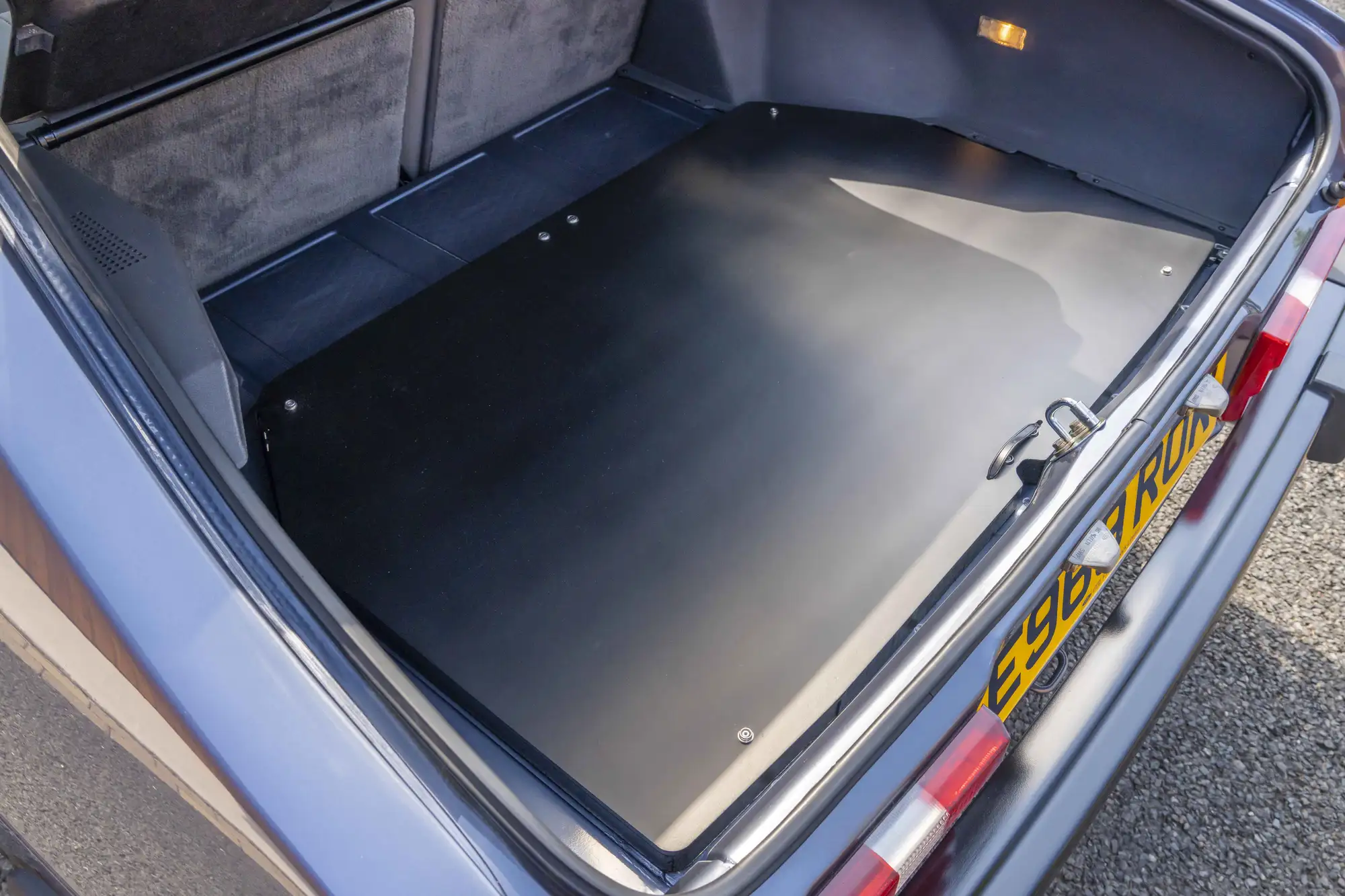 1987 Ford Capri 2.8 Injection-Sold