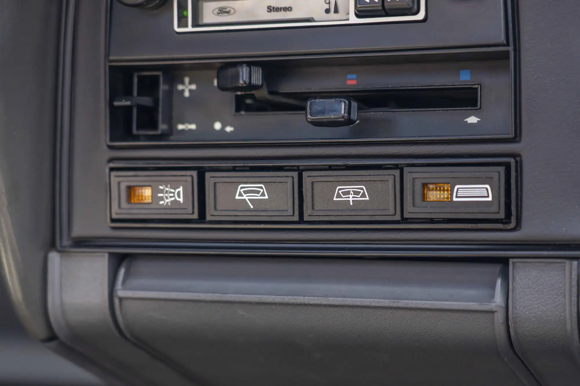 1987 Ford Capri 2.8 Injection-Sold