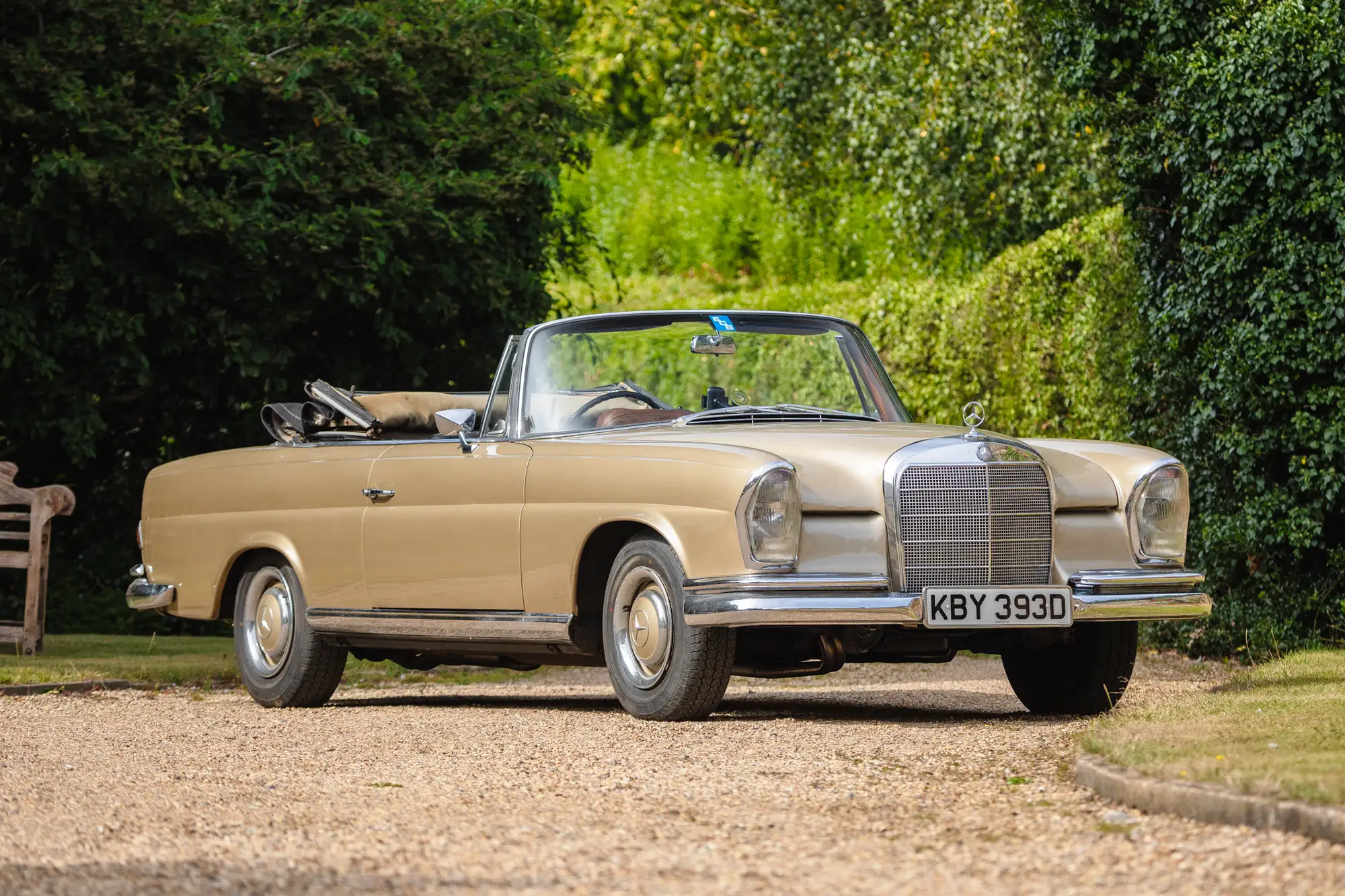 1966 Mercedes-Benz 250SE Cabriolet-Sold