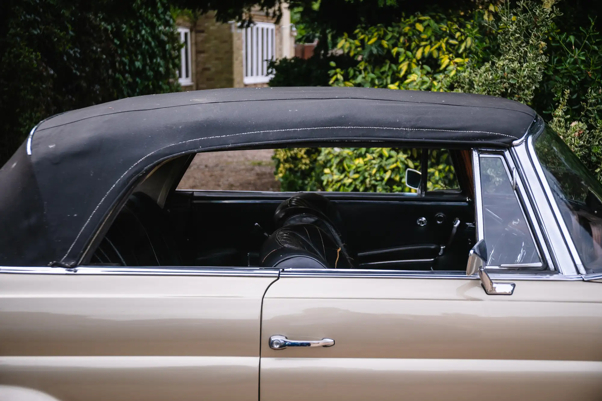 1966 Mercedes-Benz 250SE Cabriolet-Sold