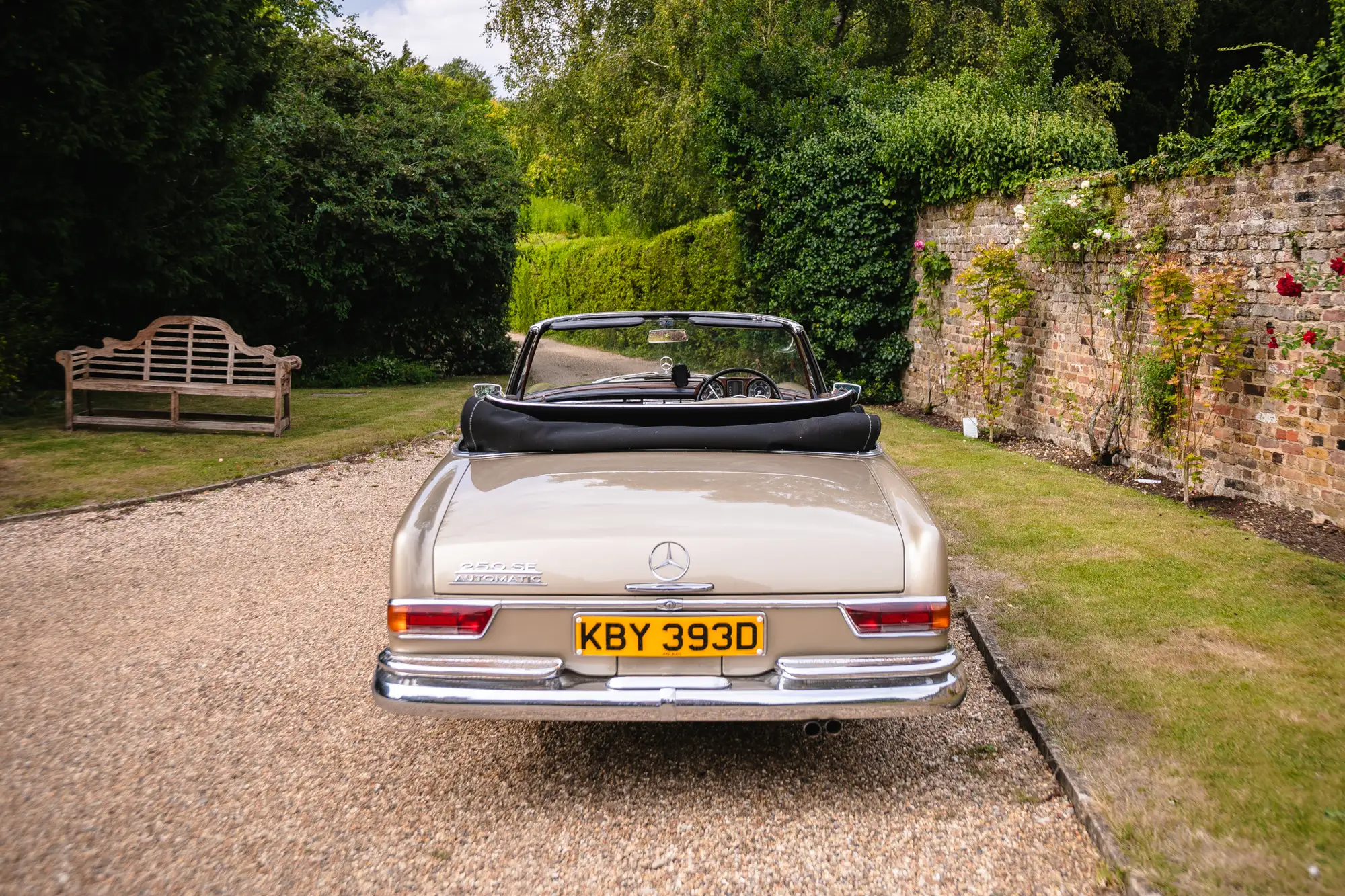 1966 Mercedes-Benz 250SE Cabriolet-Sold
