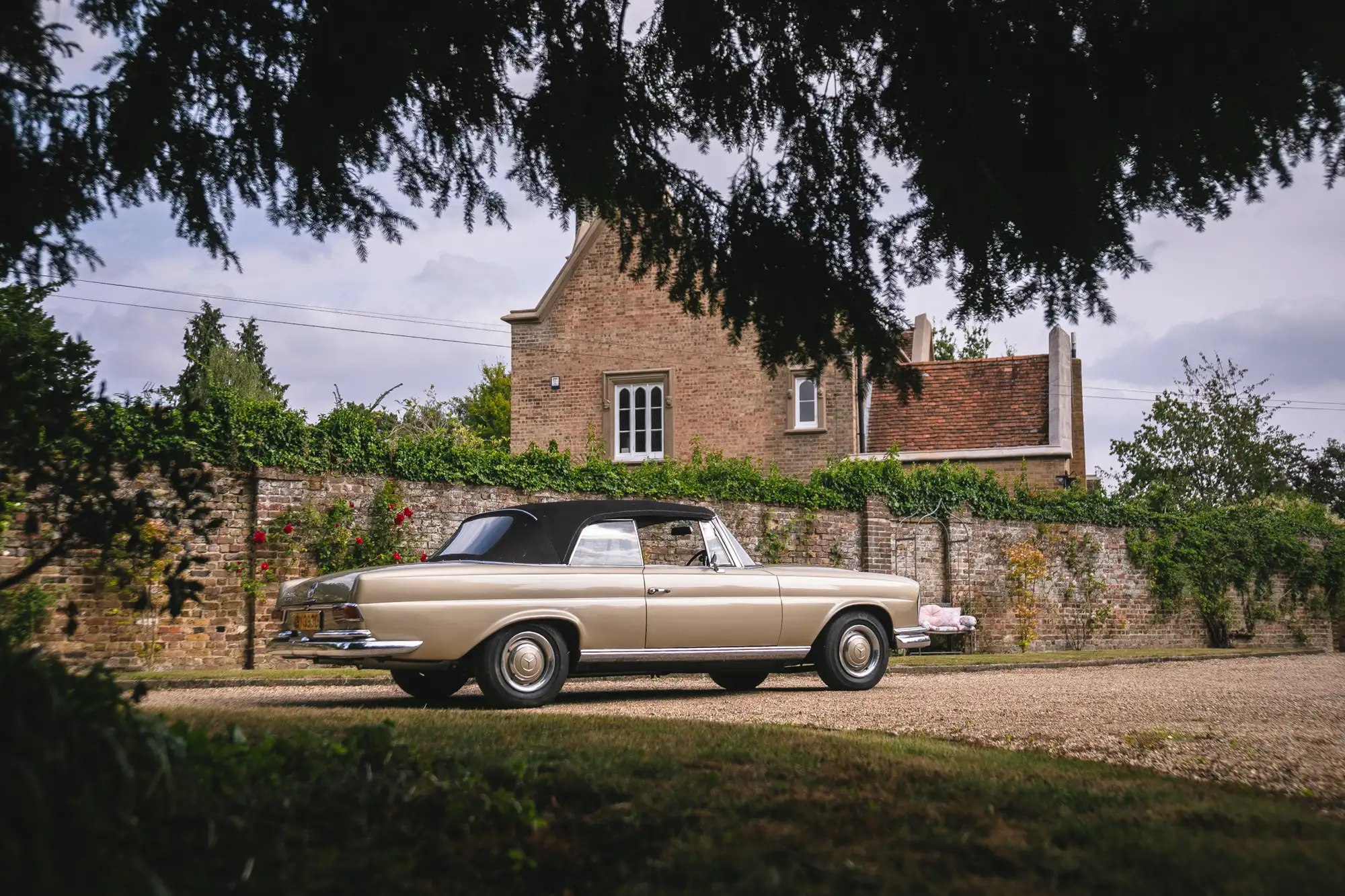 1966 Mercedes-Benz 250SE Cabriolet-Sold