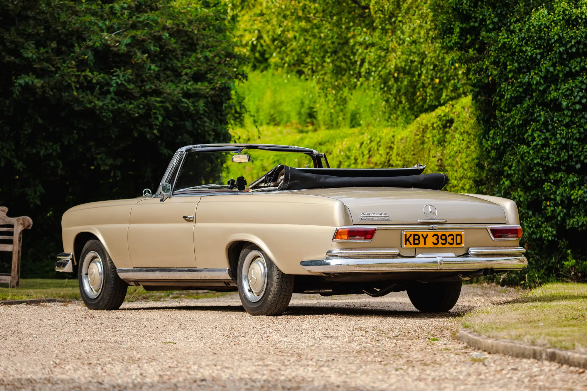 1966 Mercedes-Benz 250SE Cabriolet-Sold