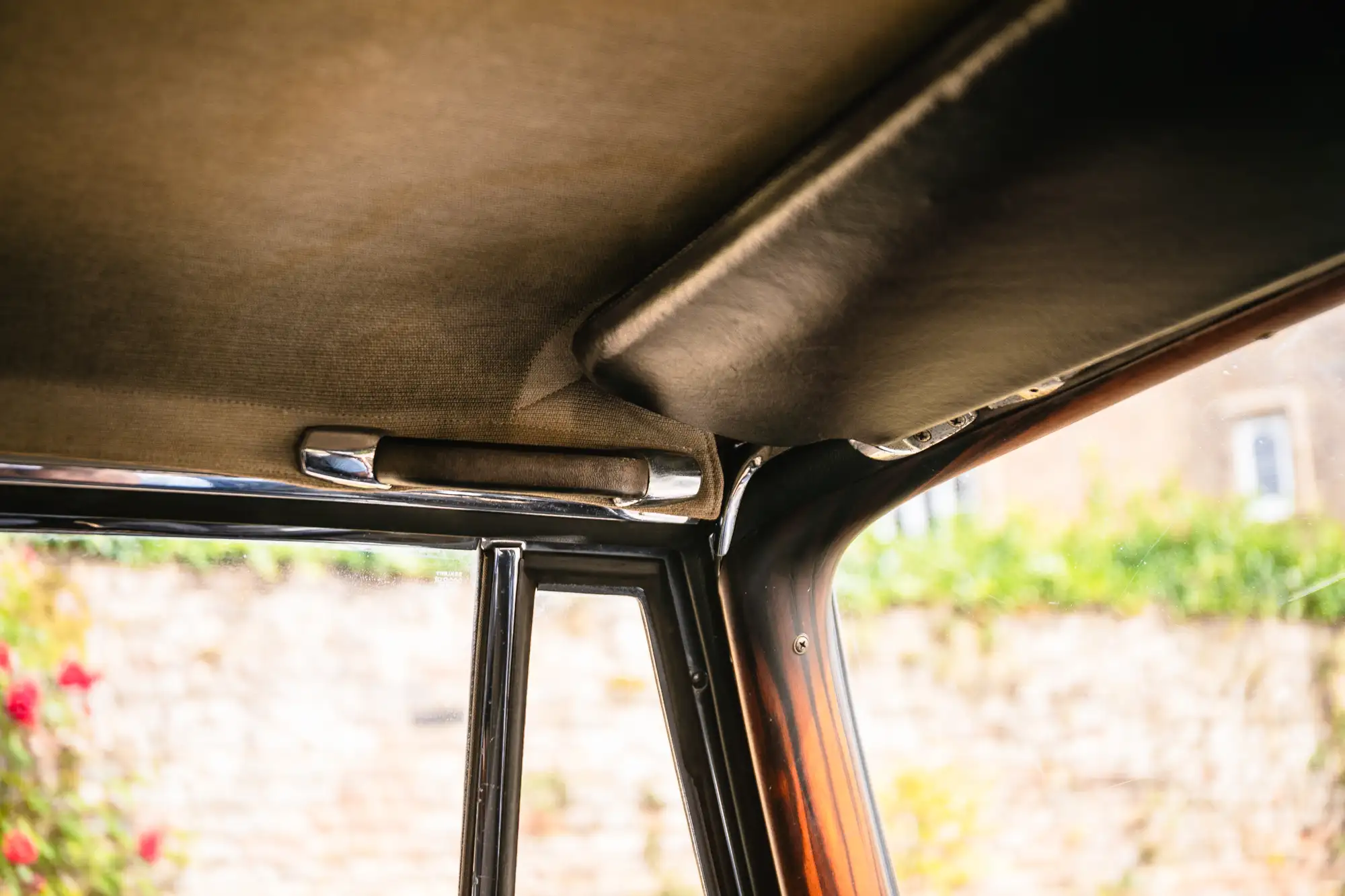 1966 Mercedes-Benz 250SE Cabriolet-Sold