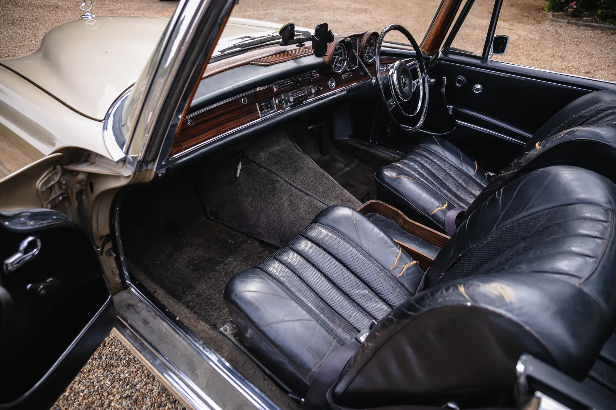 1966 Mercedes-Benz 250SE Cabriolet-Sold