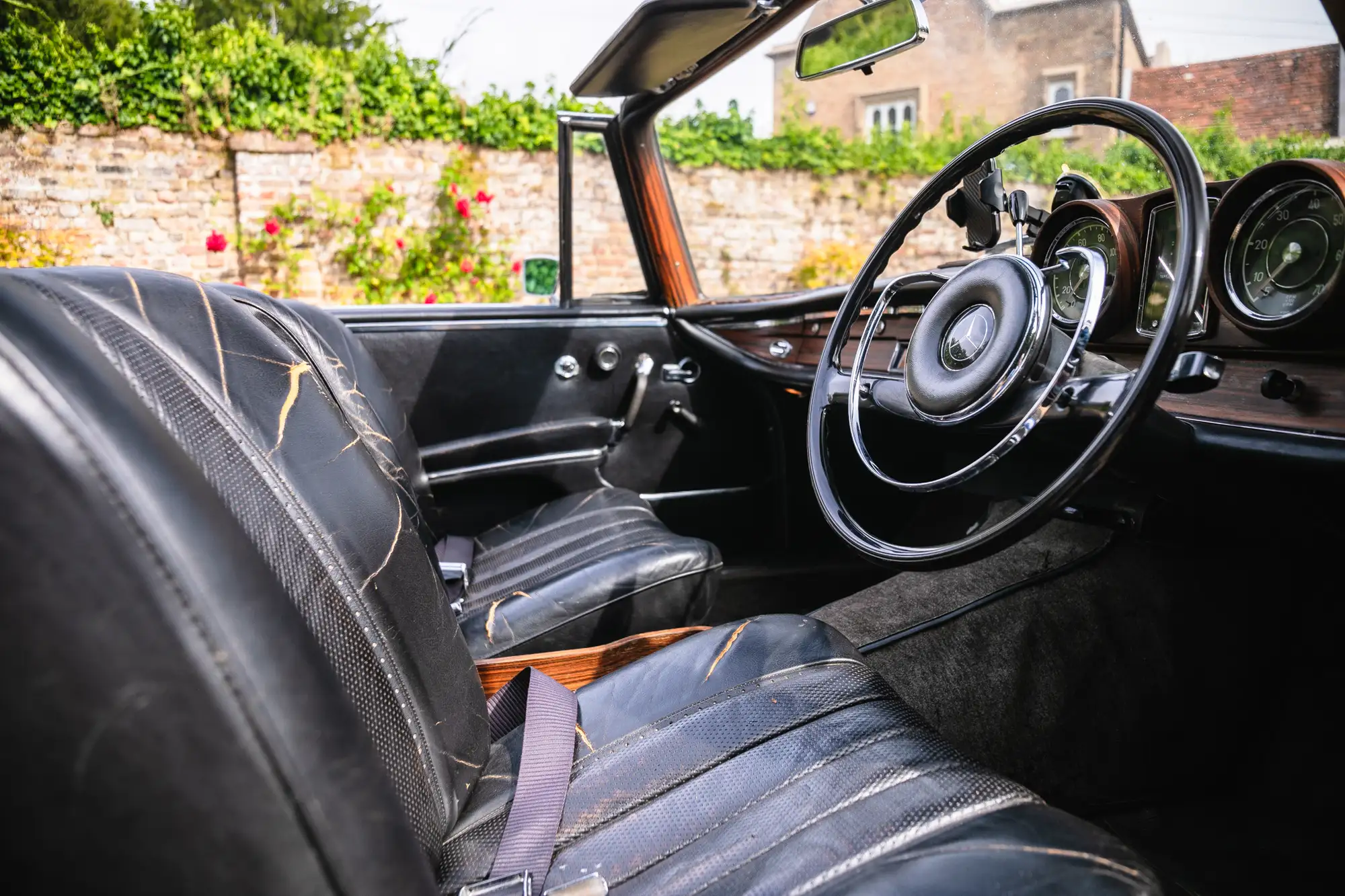 1966 Mercedes-Benz 250SE Cabriolet-Sold