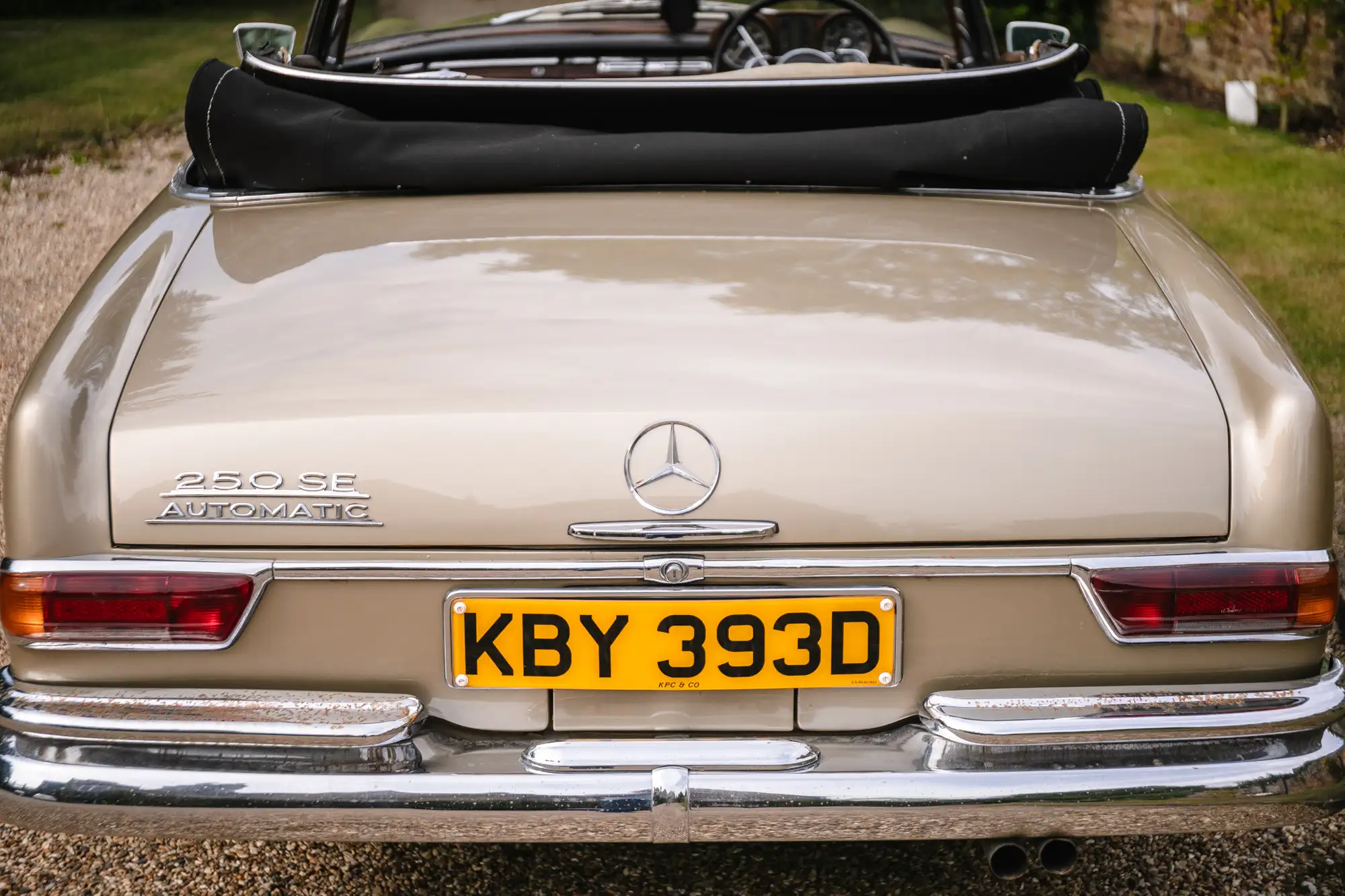 1966 Mercedes-Benz 250SE Cabriolet-Sold