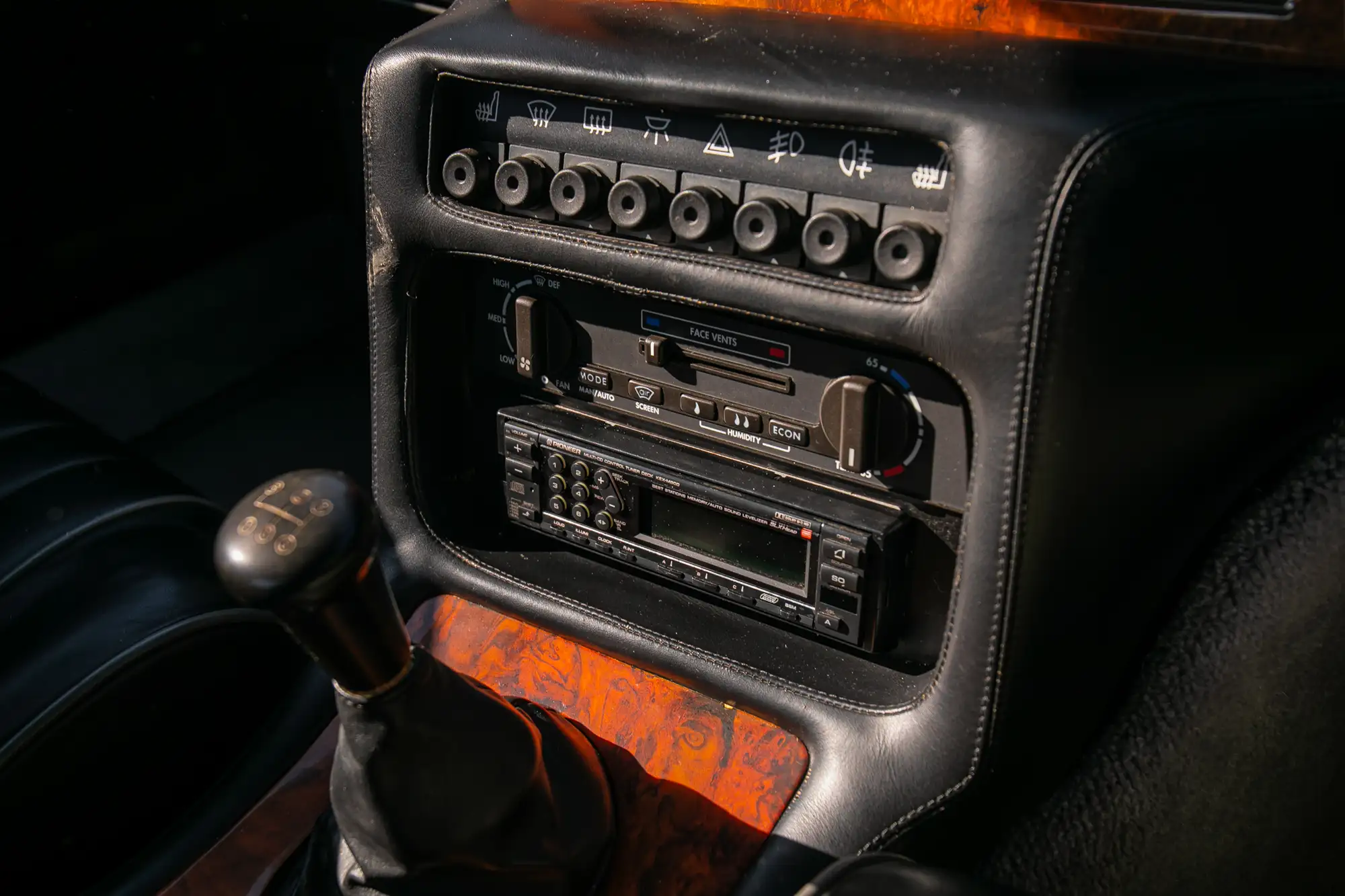 1990 Aston Martin Virage Coupé - 16,600 miles, Manual-Sold