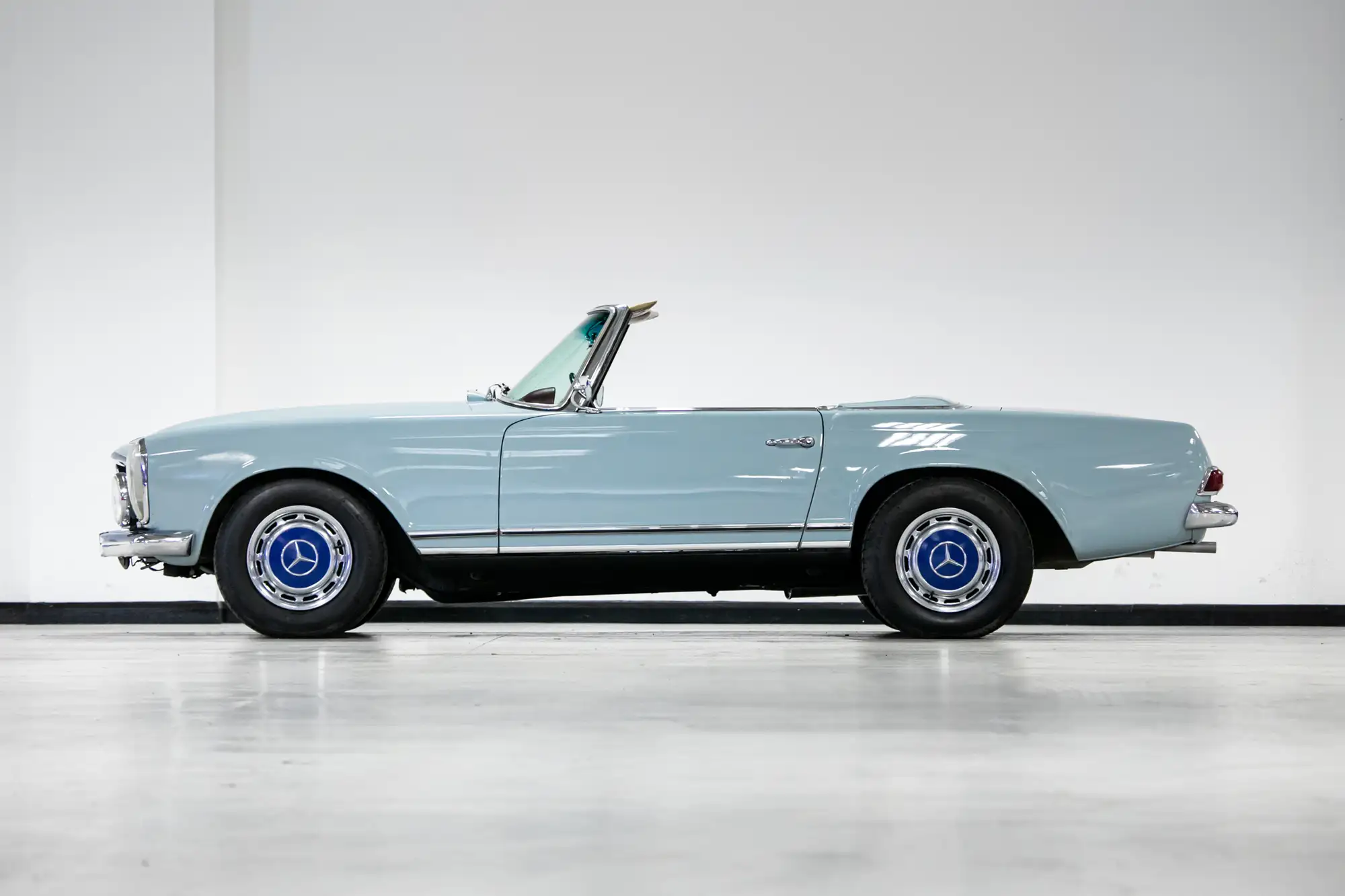 1966 Mercedes-Benz 230SL Pagoda-Sold