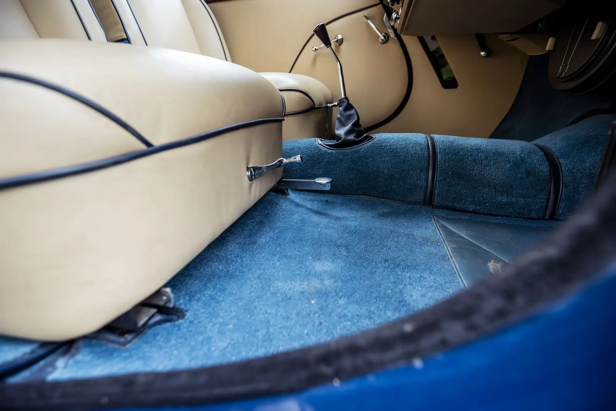 1950 Jaguar Mk V Drophead Coupé-Sold