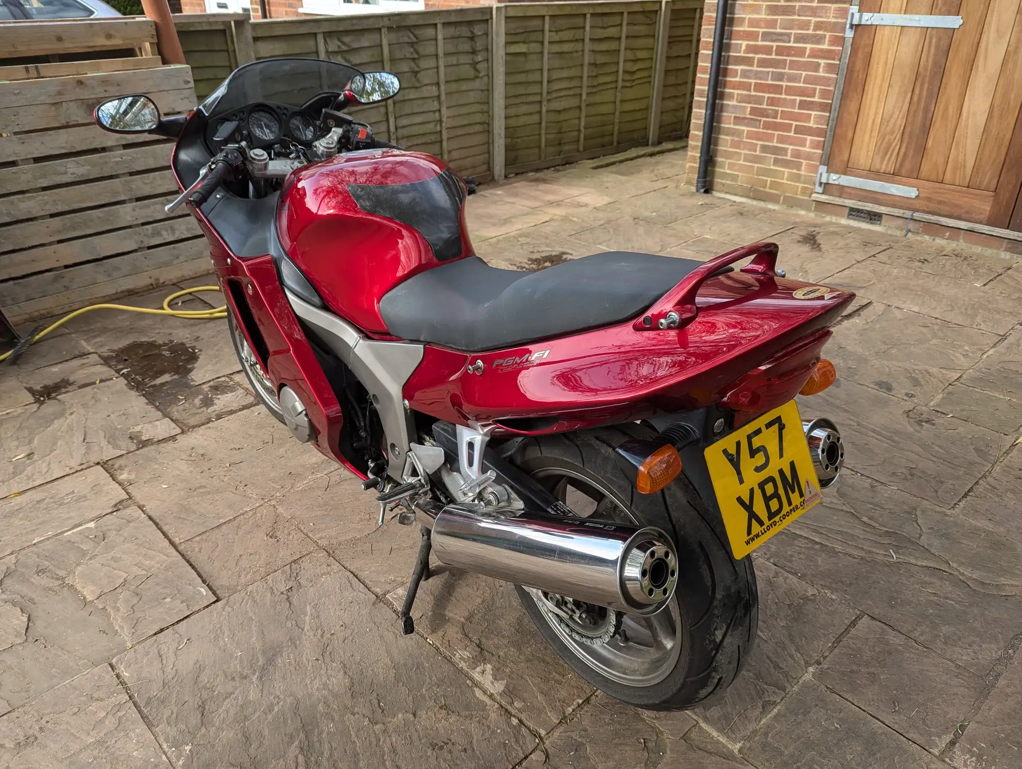 2001 Honda CBR1100XX Super Blackbird 1,137cc-For Sale