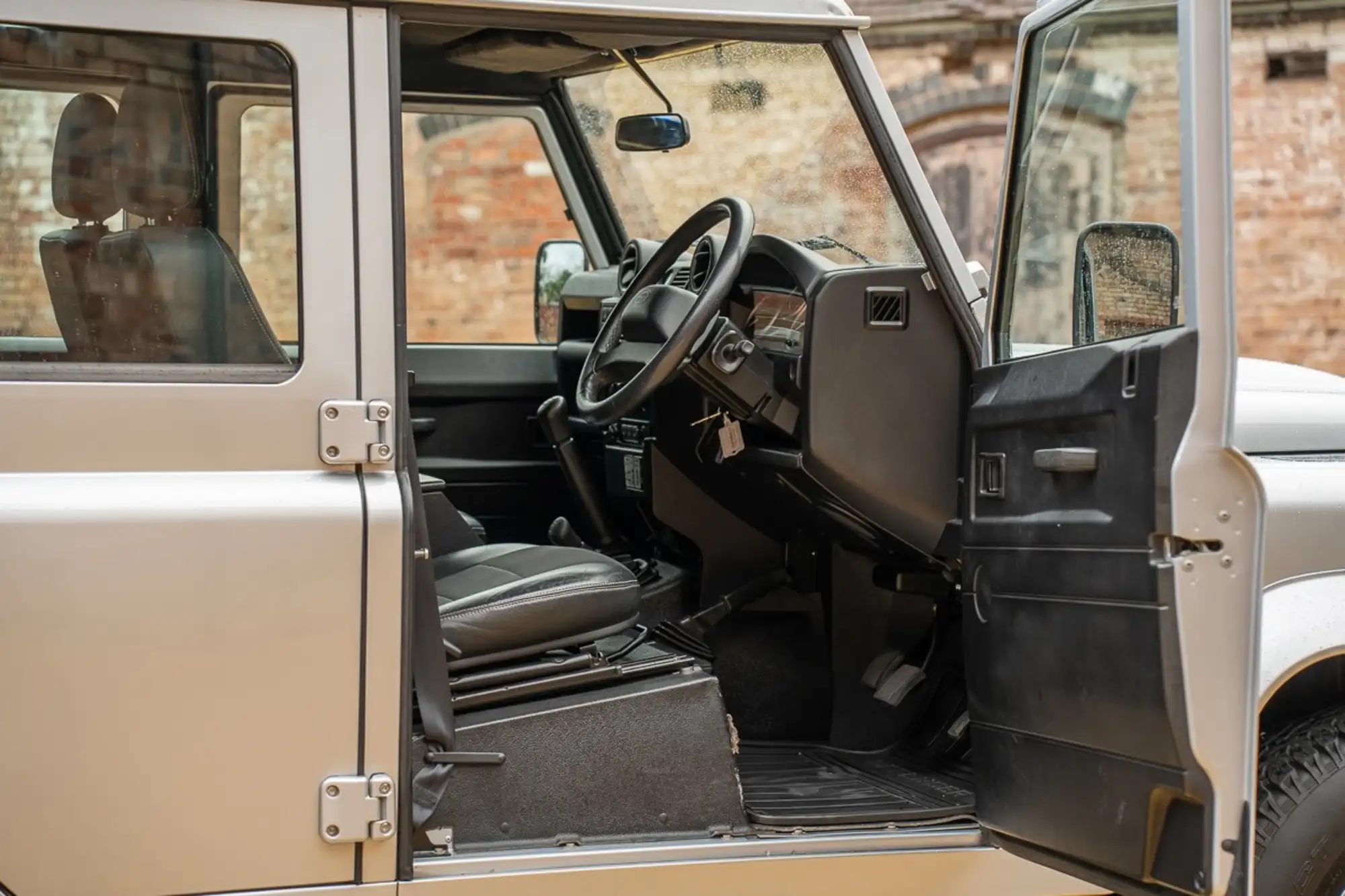 2015 Land Rover Defender 110 XS Station Wagon-Sold