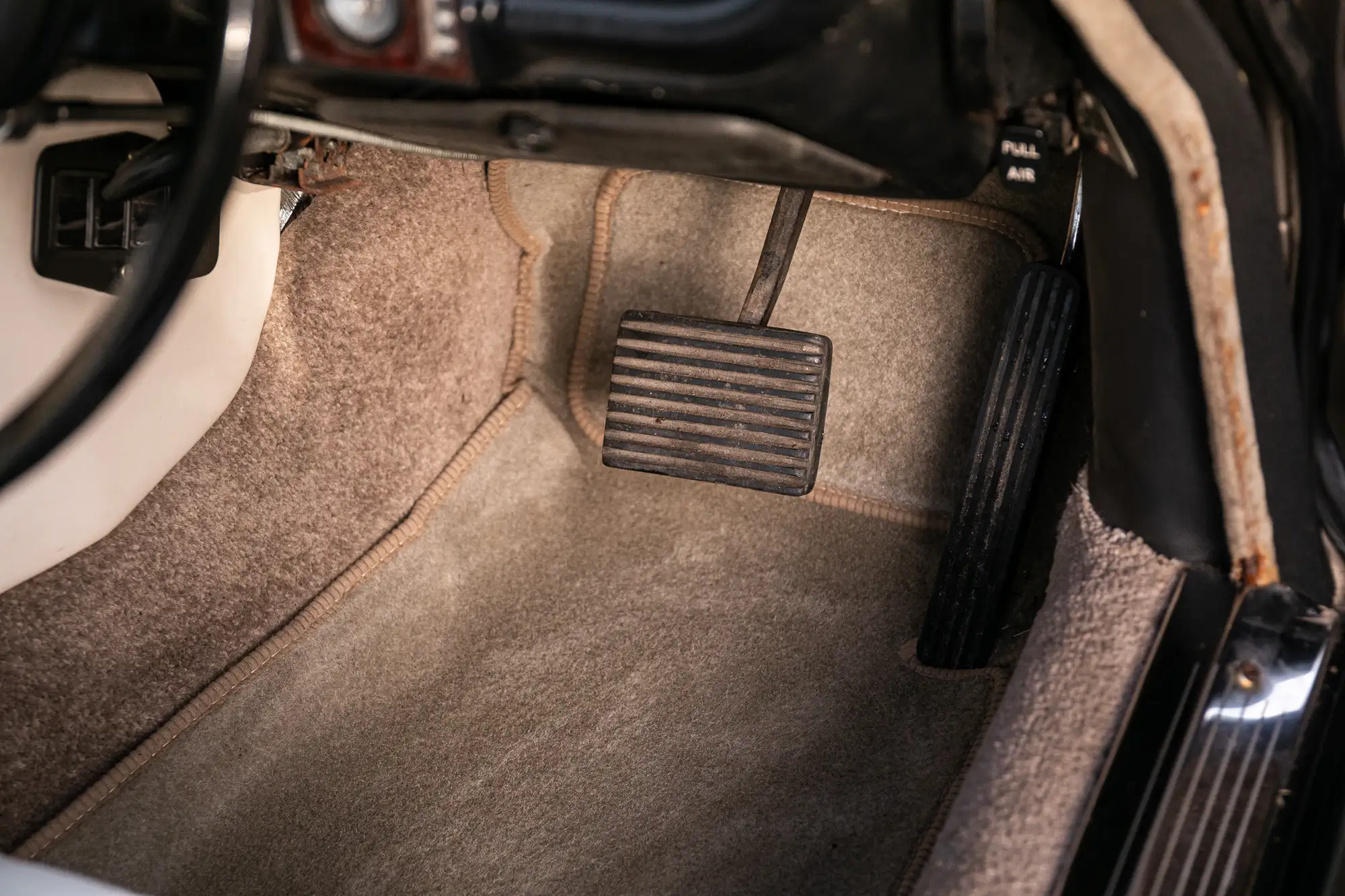 1977 Daimler Sovereign Series 2 4.2-Litre Coupé -Sold