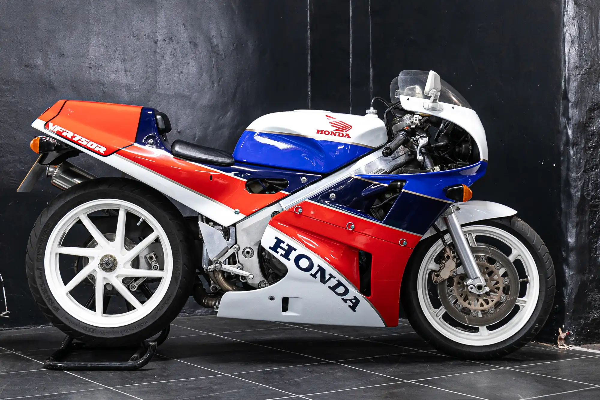 Honda VFR750R Type NC30 748cc-Sold