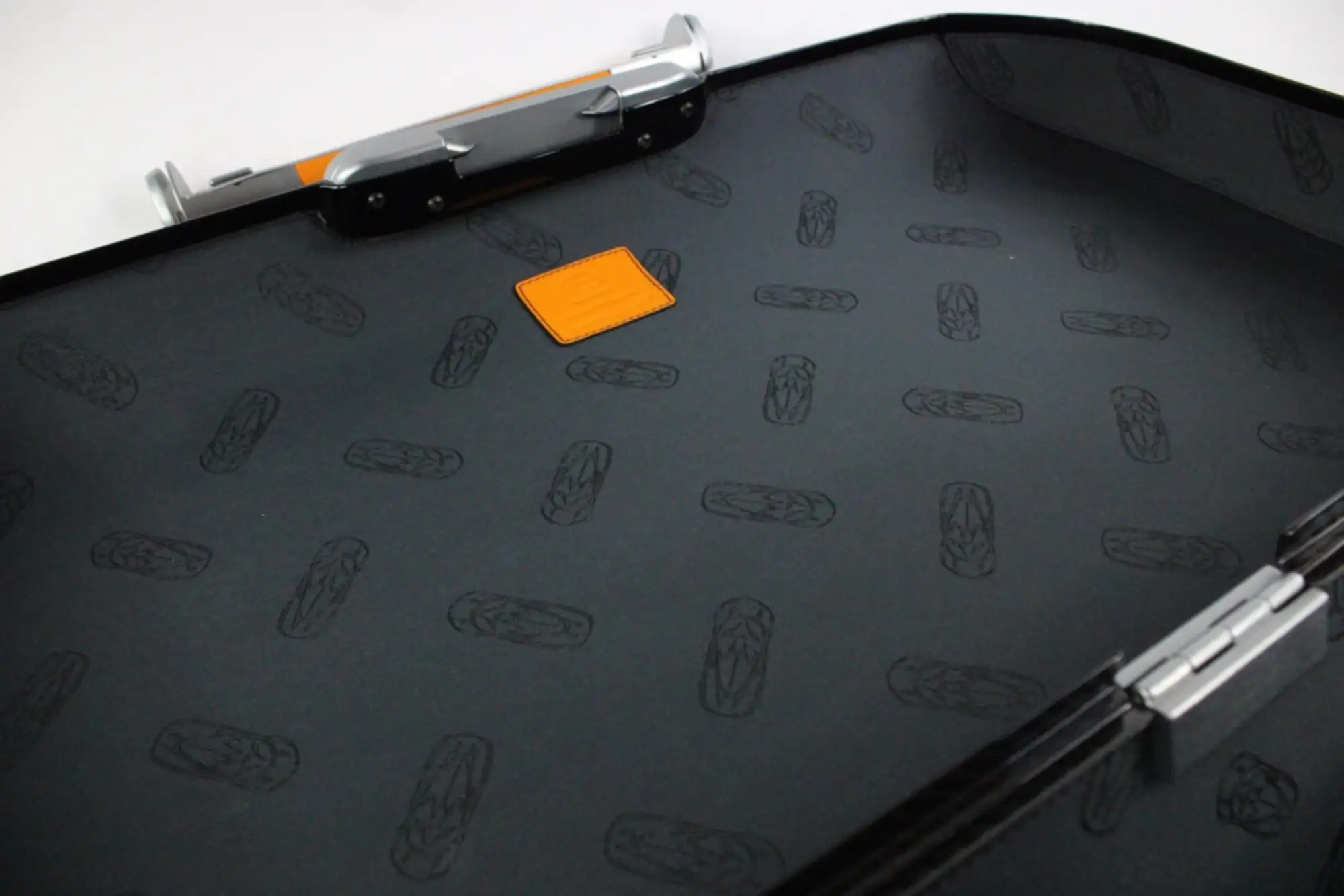 2020 McLaren Speedtail Quarterre Schedoni Carbon Fibre Holda-For Sale