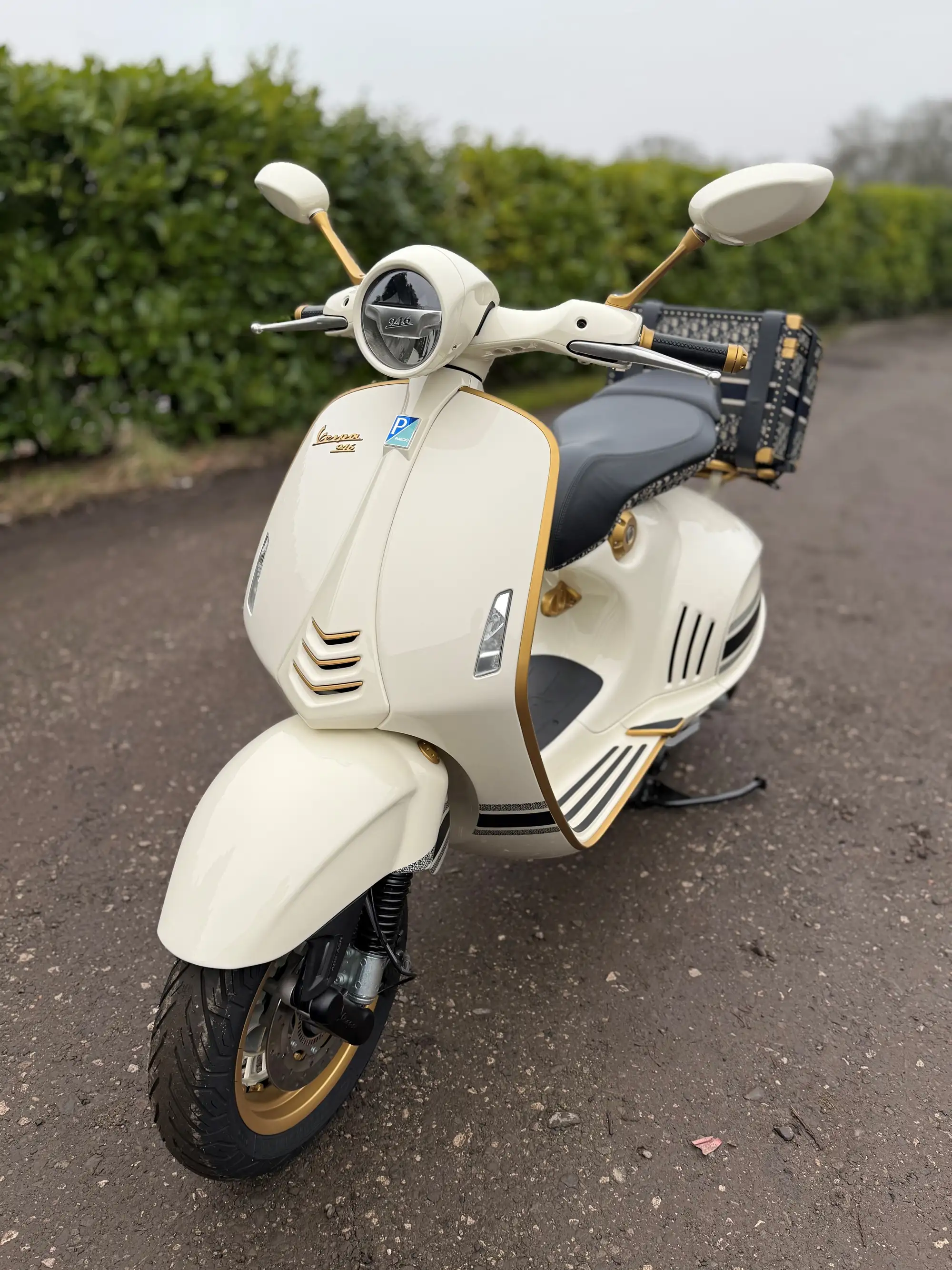 2021 Vespa 946 Christian Dior 124cc-Sold