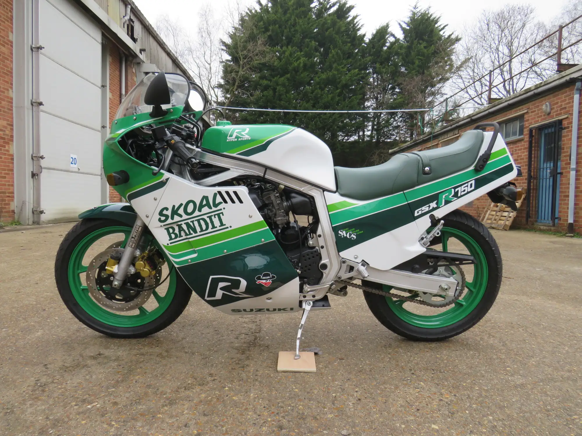 1985 Suzuki GSX-R750F Skoal Bandit Replica 748cc-Sold
