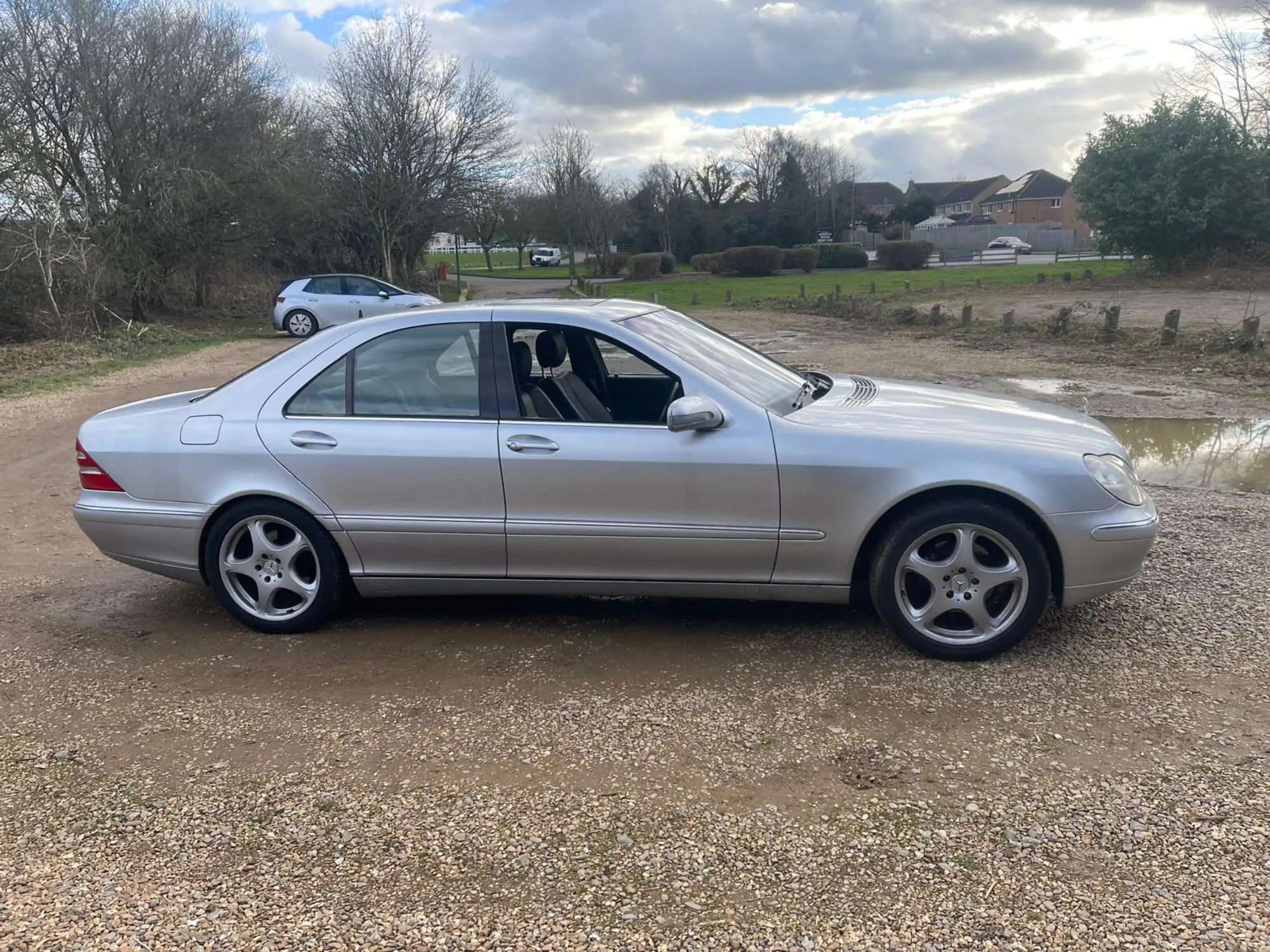 2001 Mercedes-Benz S320 (W220)-Sold