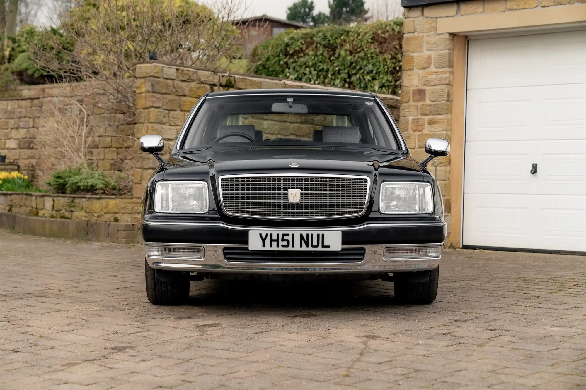 2001 Toyota Century V12-Sold