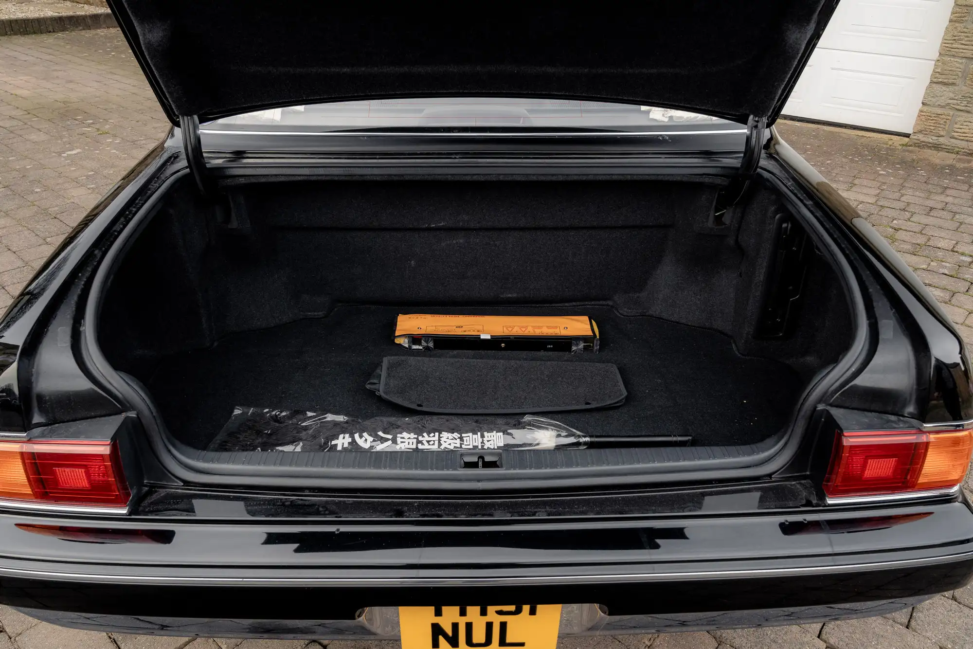 2001 Toyota Century V12-Sold