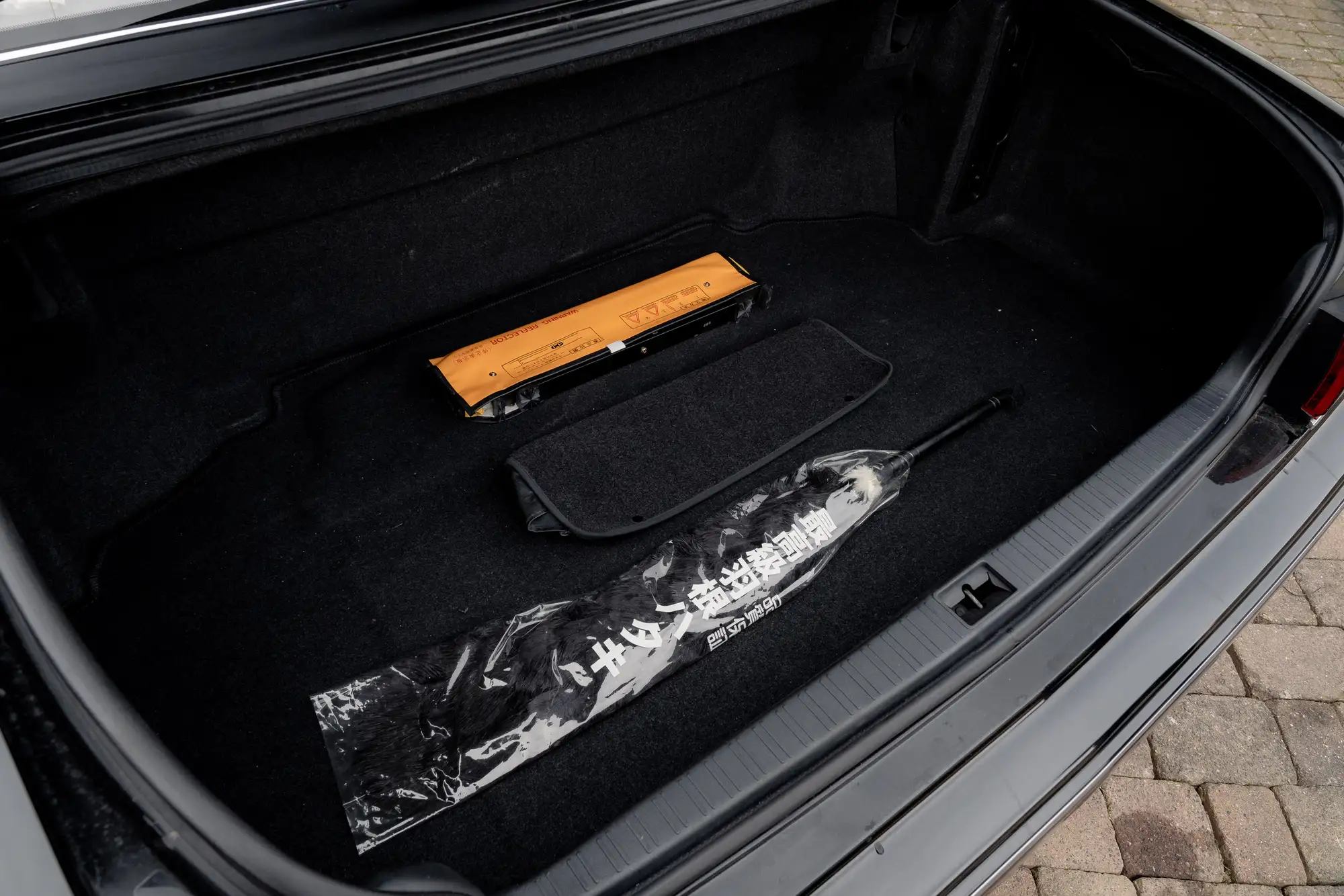 2001 Toyota Century V12-Sold