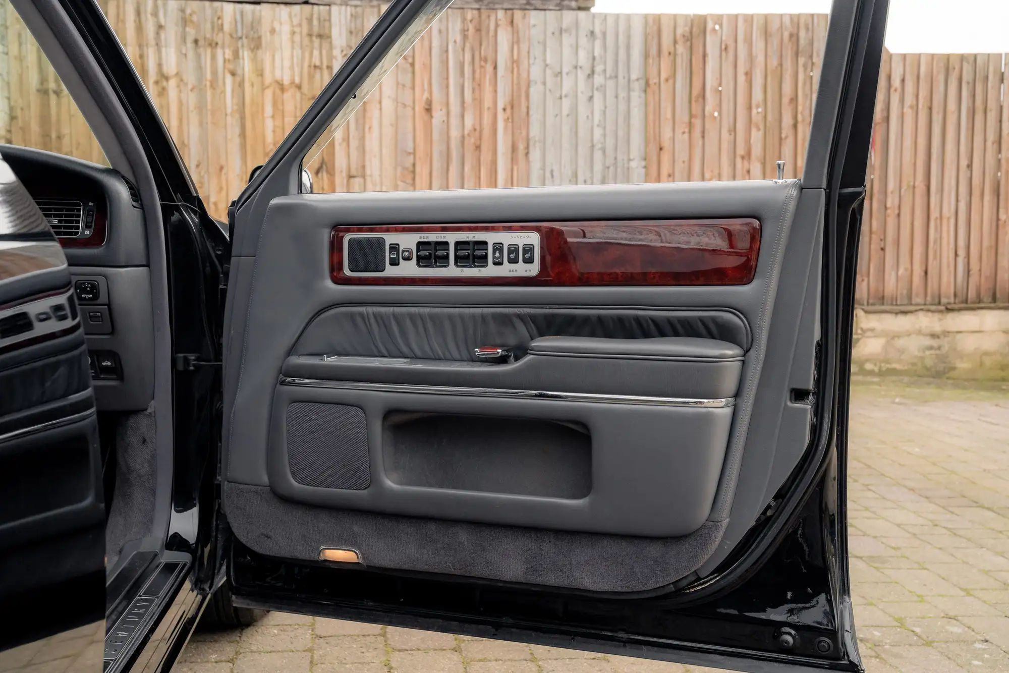 2001 Toyota Century V12-Sold