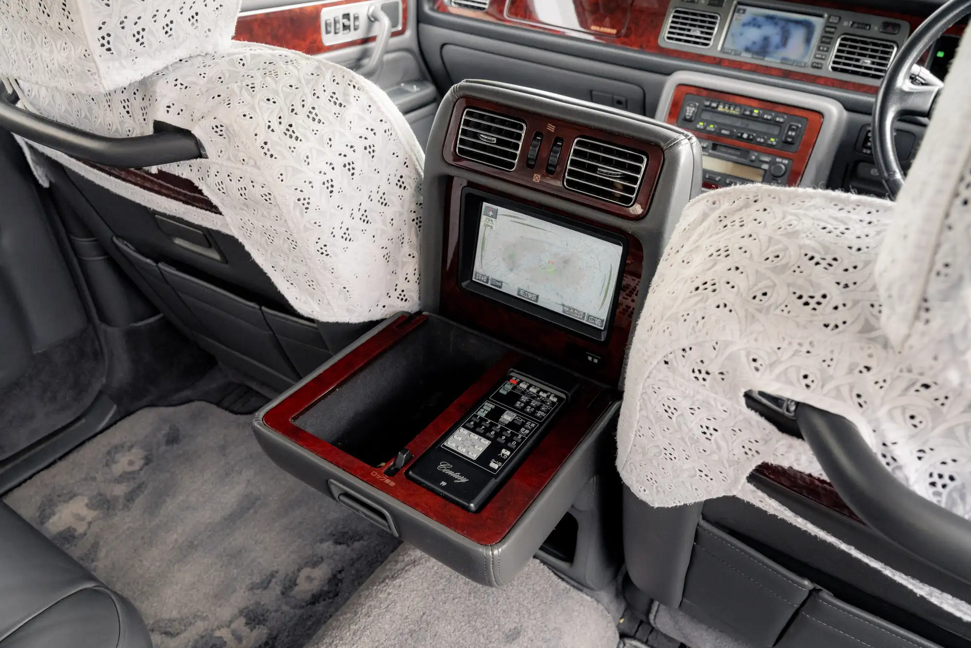 2001 Toyota Century V12-Sold