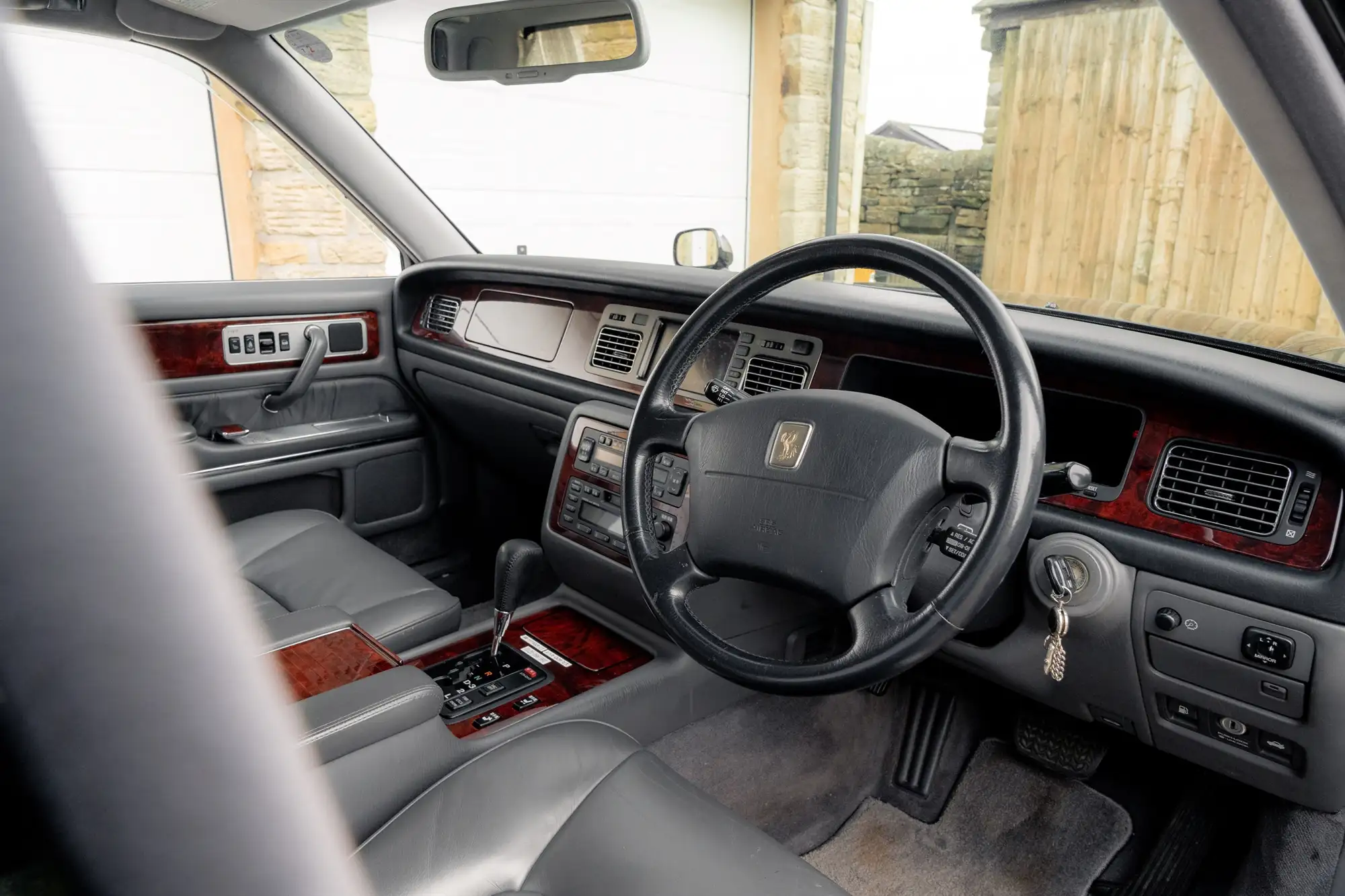 2001 Toyota Century V12-Sold