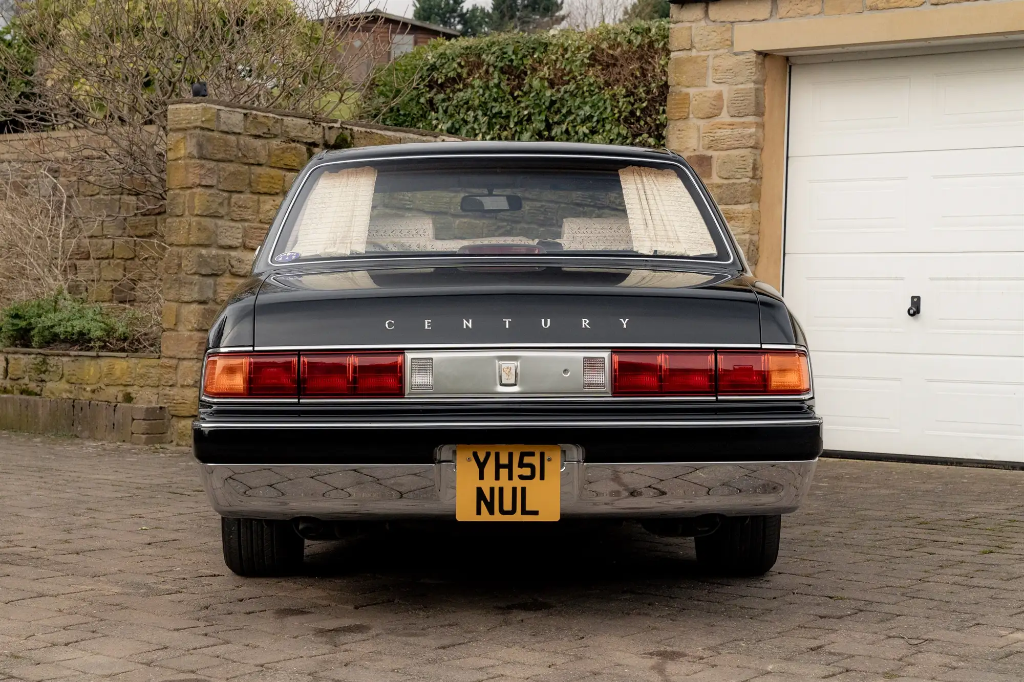 2001 Toyota Century V12-Sold