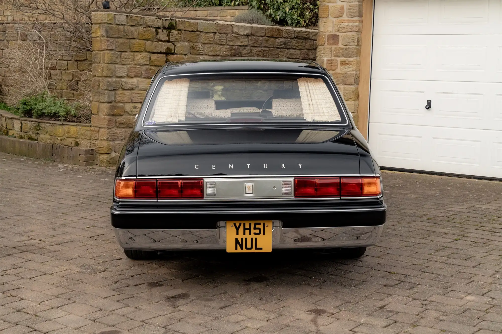 2001 Toyota Century V12-Sold