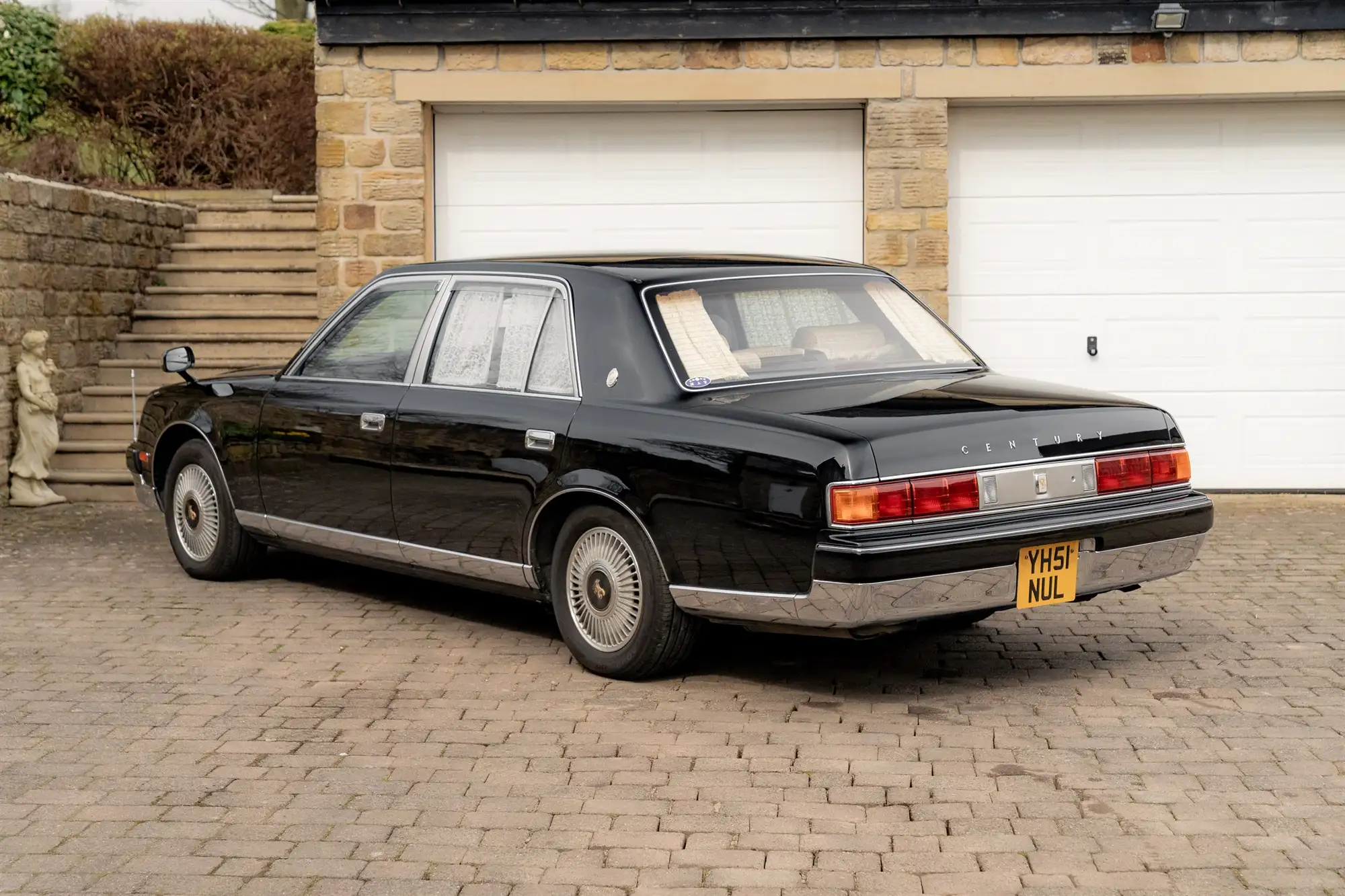 2001 Toyota Century V12-Sold