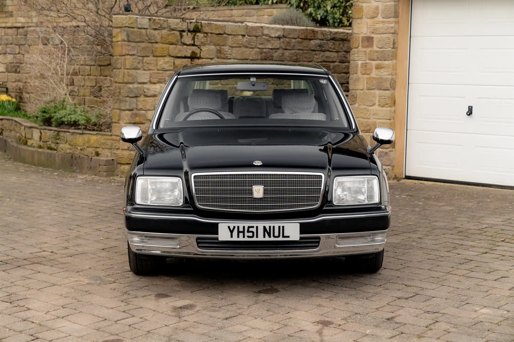 2001 Toyota Century V12-Sold