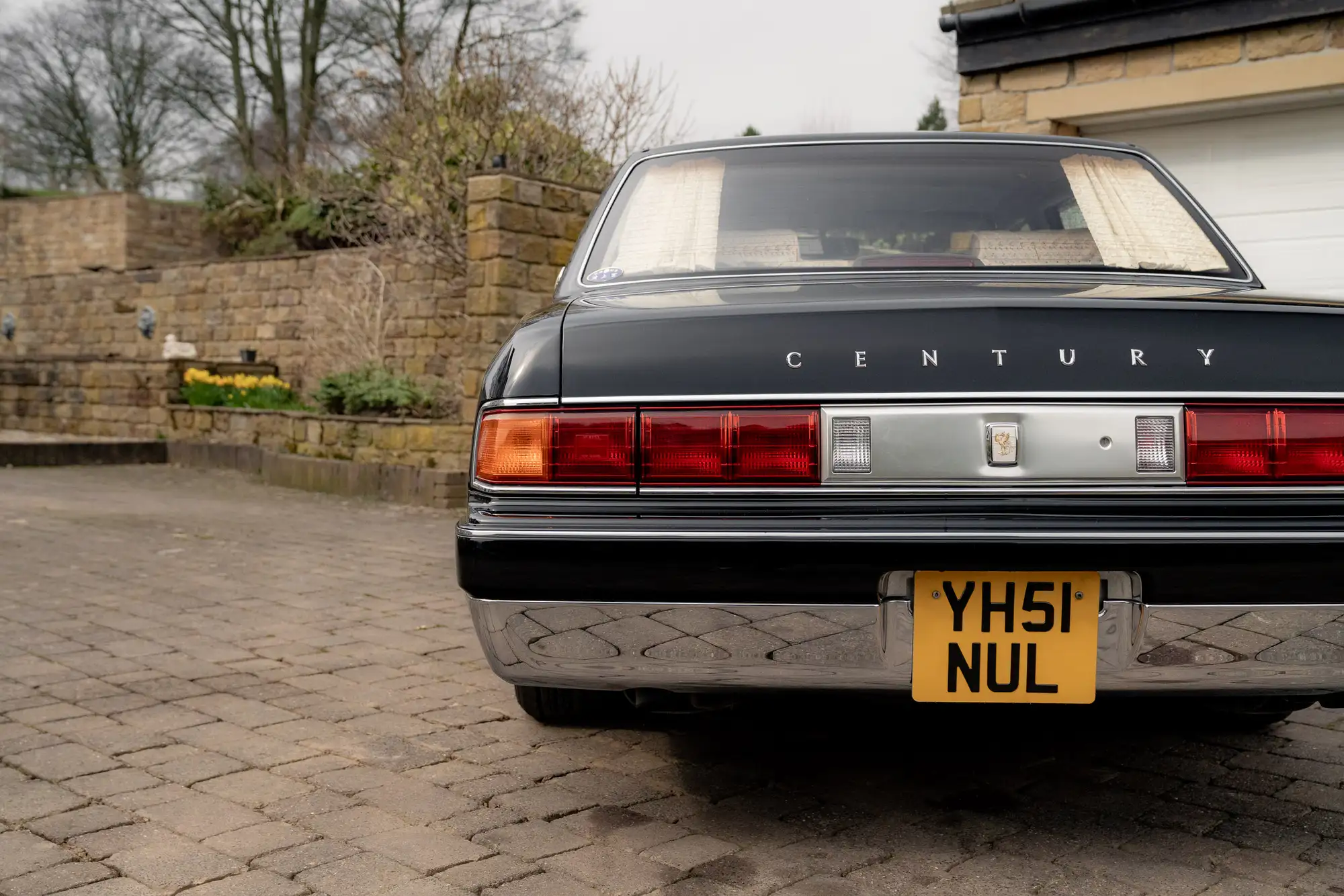 2001 Toyota Century V12-Sold