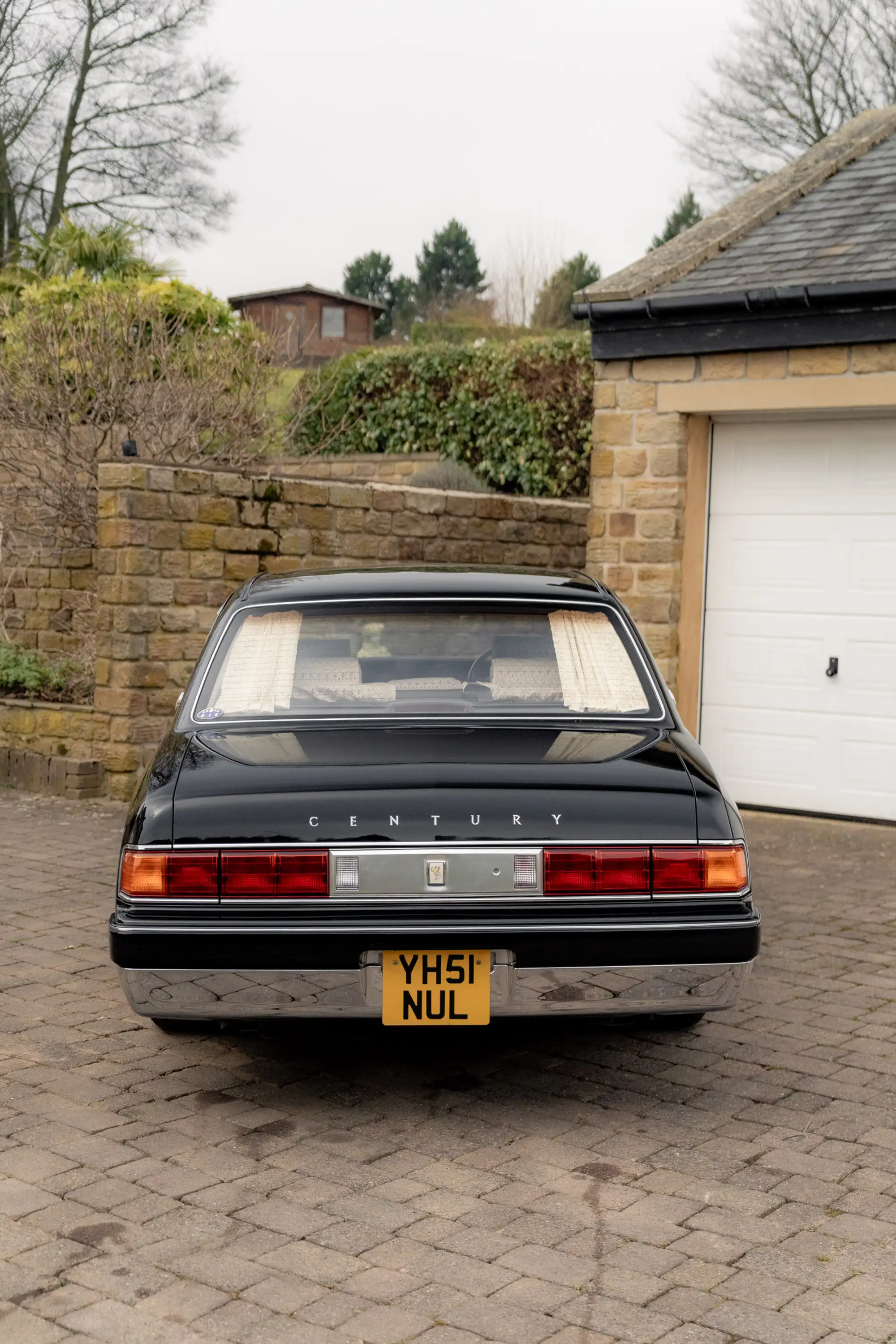 2001 Toyota Century V12-Sold