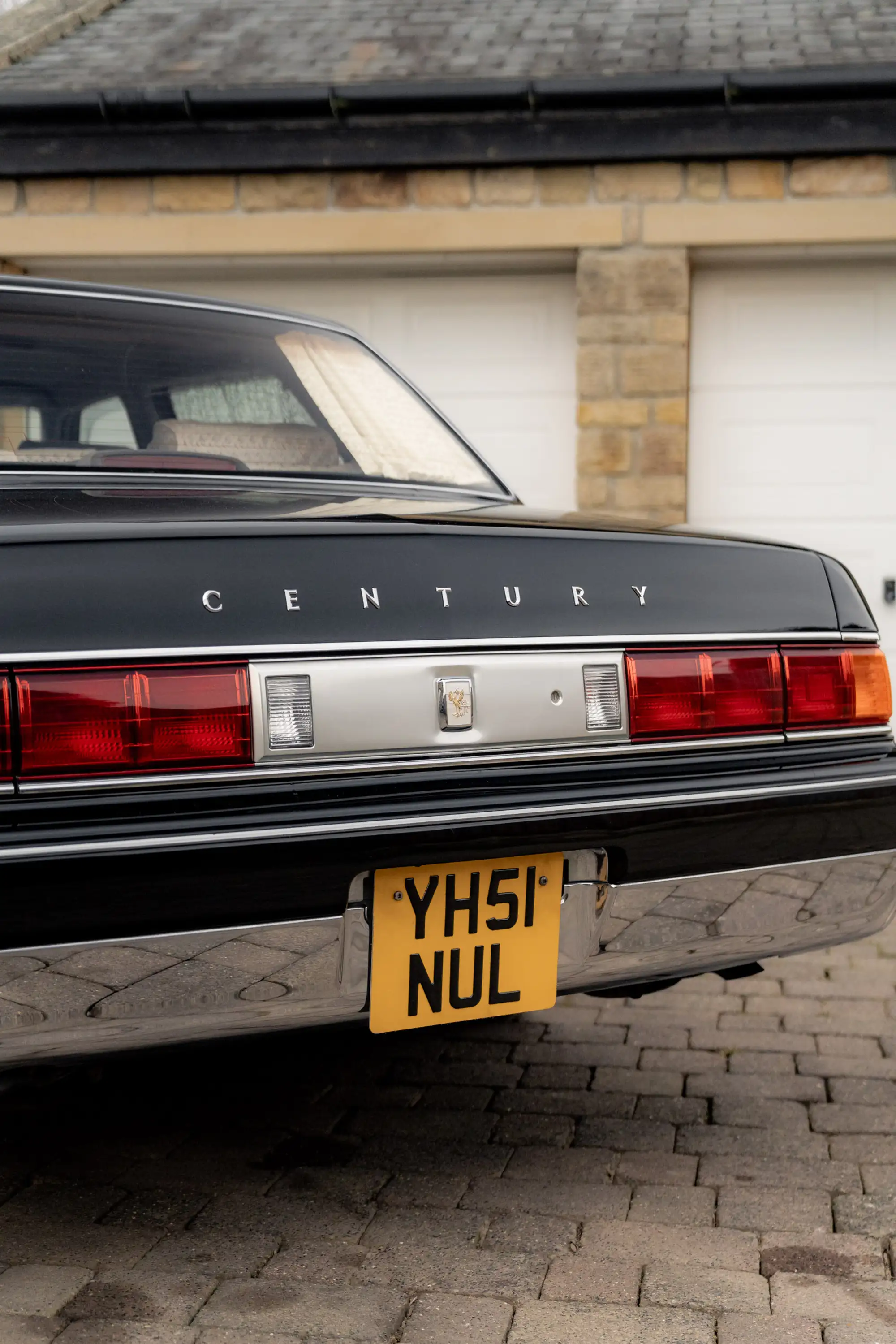 2001 Toyota Century V12-Sold