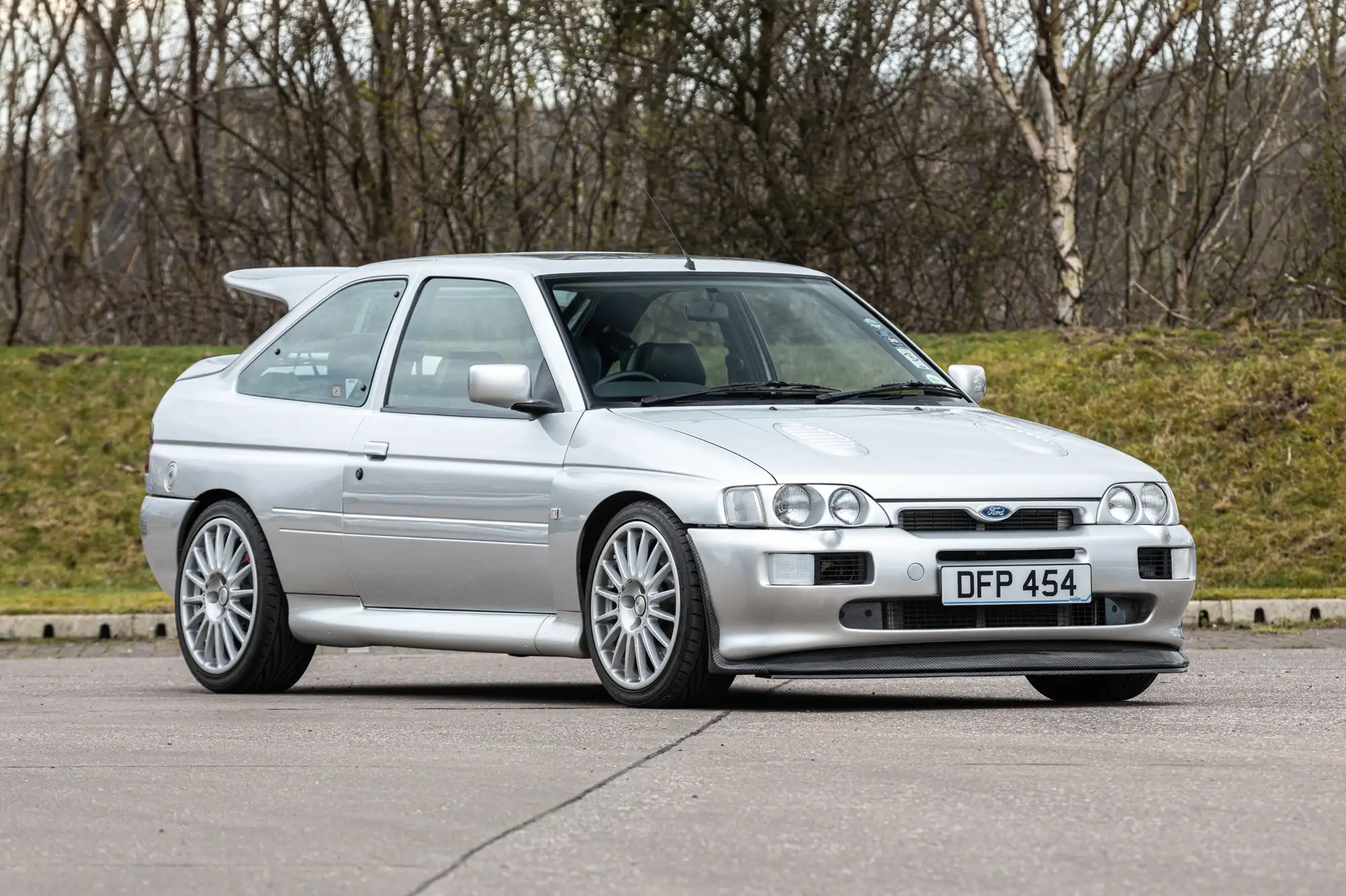 61　フォード　1994　Escort RS Cosworth ミニチャンプス Ixo 1:43 Ford Escort RS Cosworth year 1994 red-violet