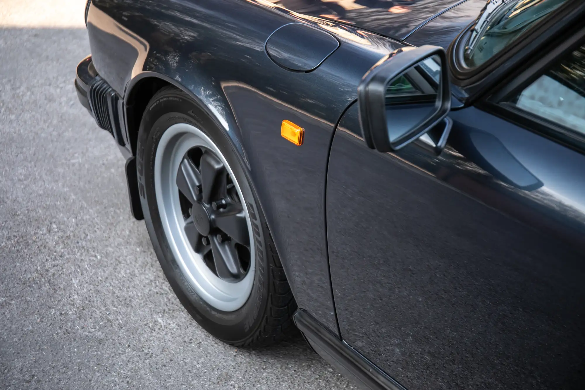 1988 Porsche 911 3.2 Carrera Sport-Sold