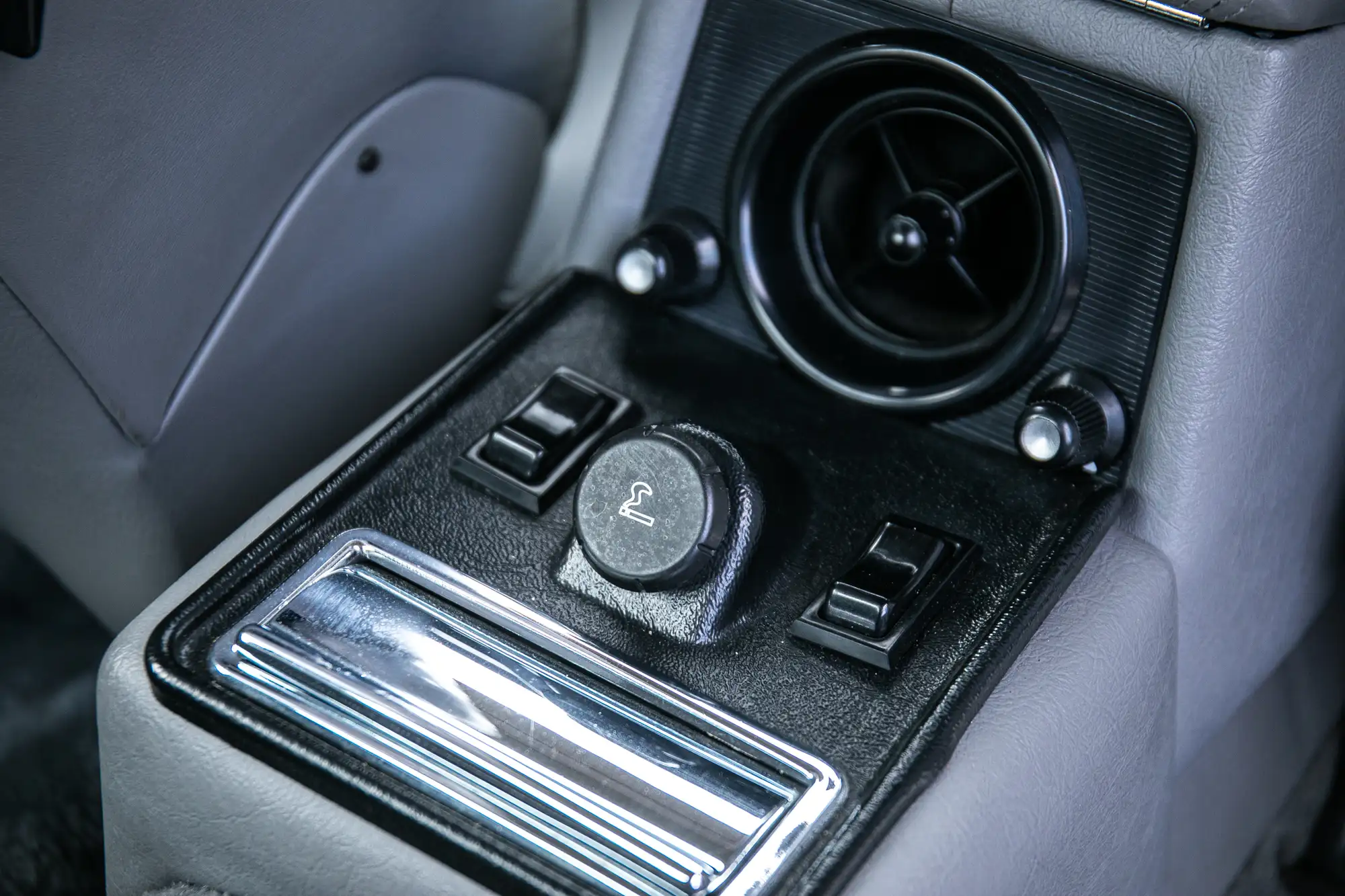 1990 Daimler Double-Six Saloon - 6,740 Miles From New-Sold