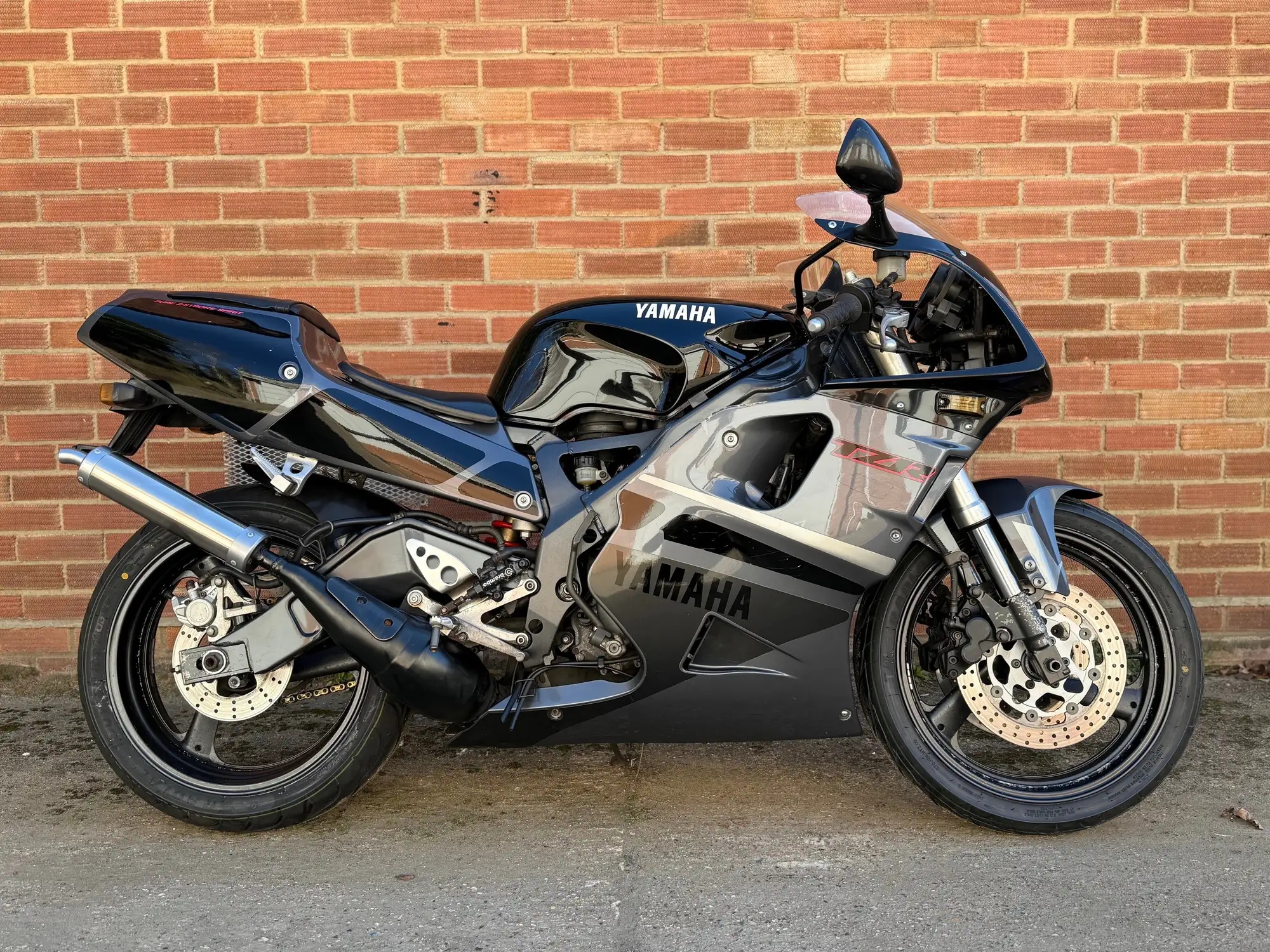 TZR250RS/SPR 3XV 41Φ日本製NOK フロントフォーク オイルシール＋