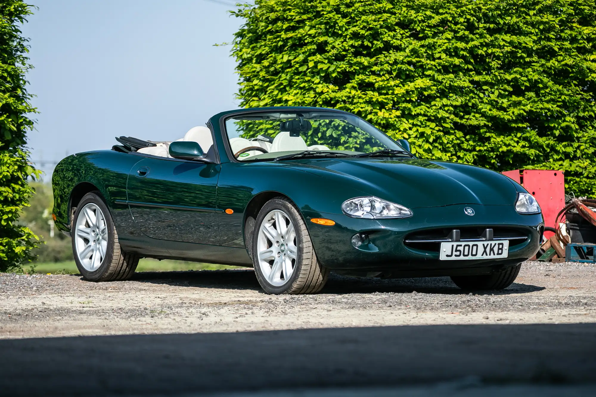 Iconic Auctioneers | 1997 Jaguar XK8 (X100) Convertible-Sold