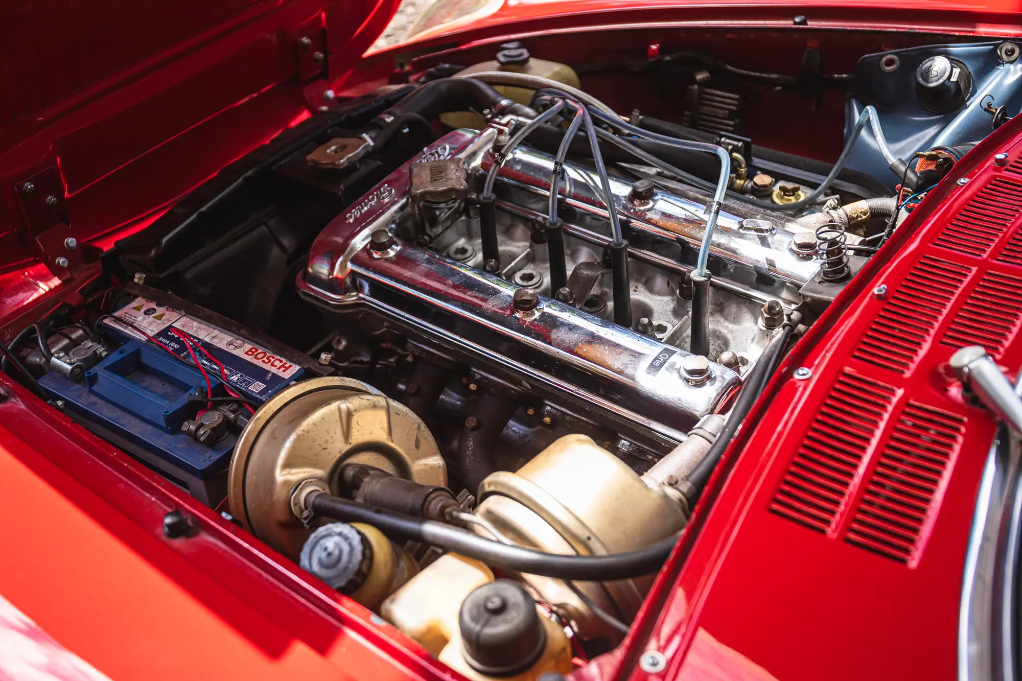 1975 Alfa Romeo 2000 Spider Veloce-Sold