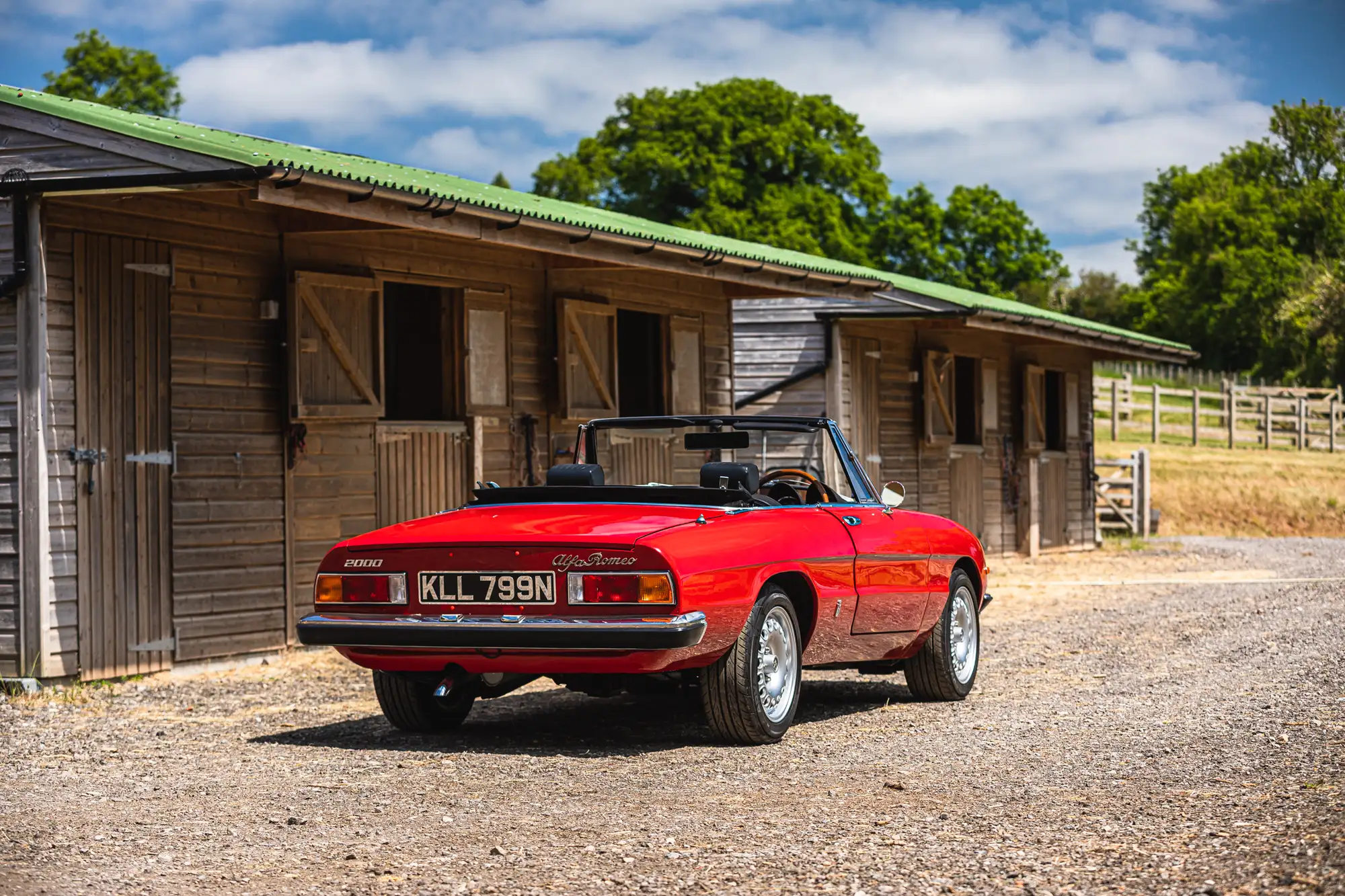 1975 Alfa Romeo 2000 Spider Veloce-Sold