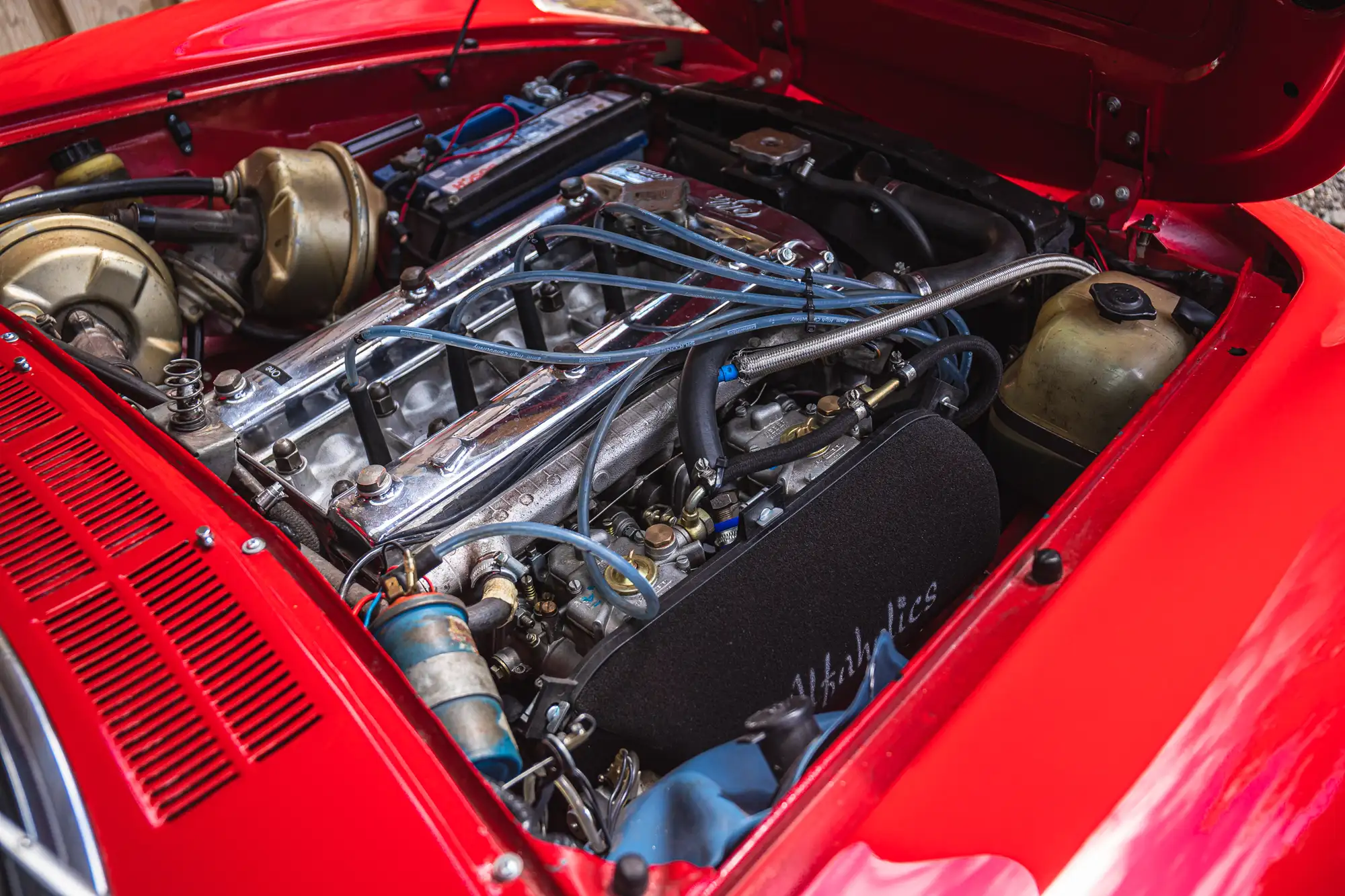 1975 Alfa Romeo 2000 Spider Veloce-Sold