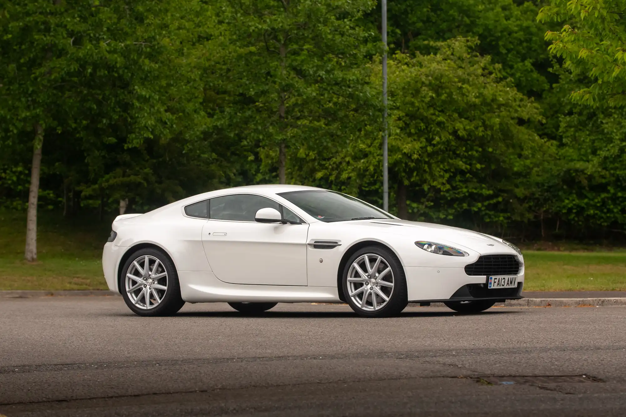 2013 Aston Martin V8 Vantage 4.7 Manual-For Sale